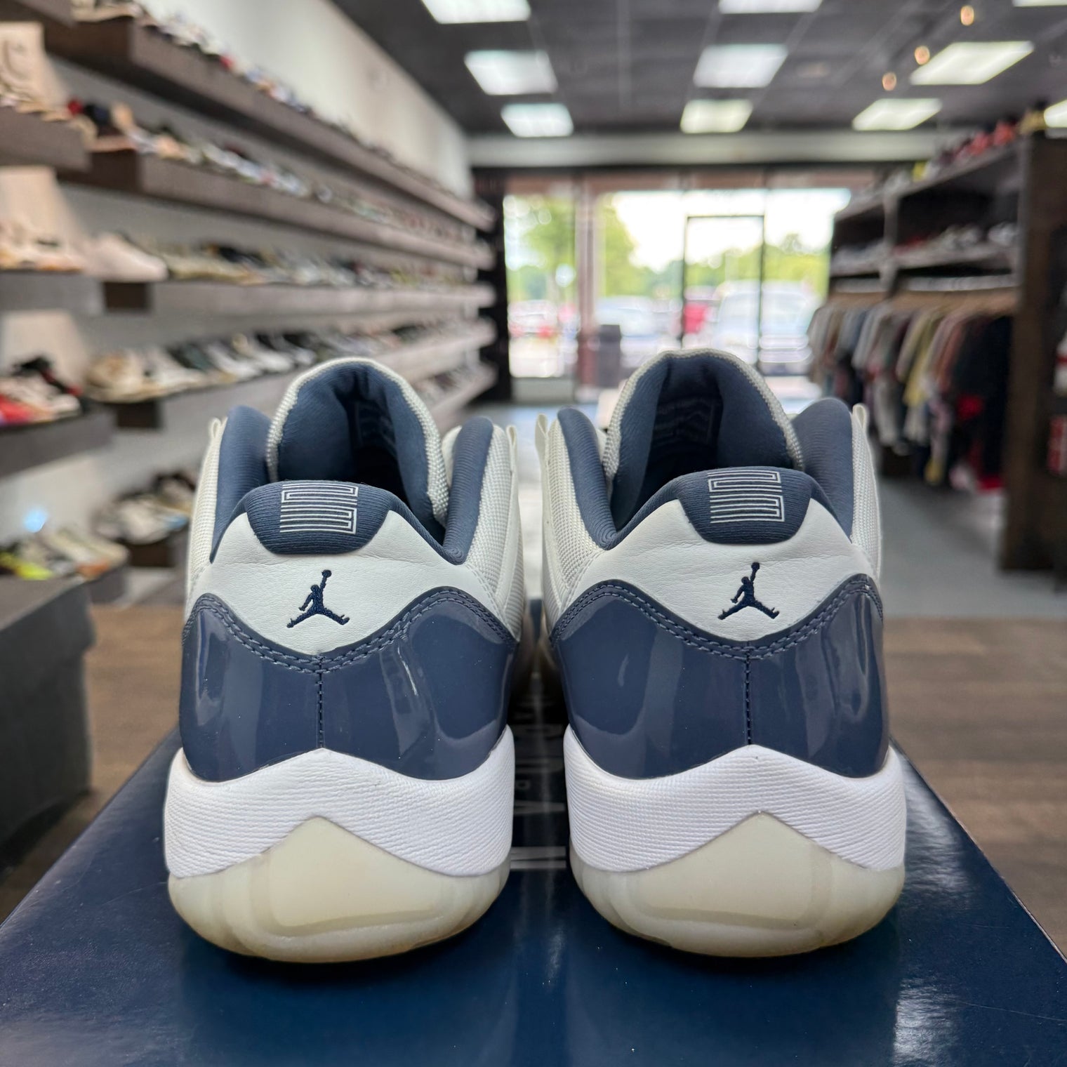 Diffused Blue Jordan 11 (USED)