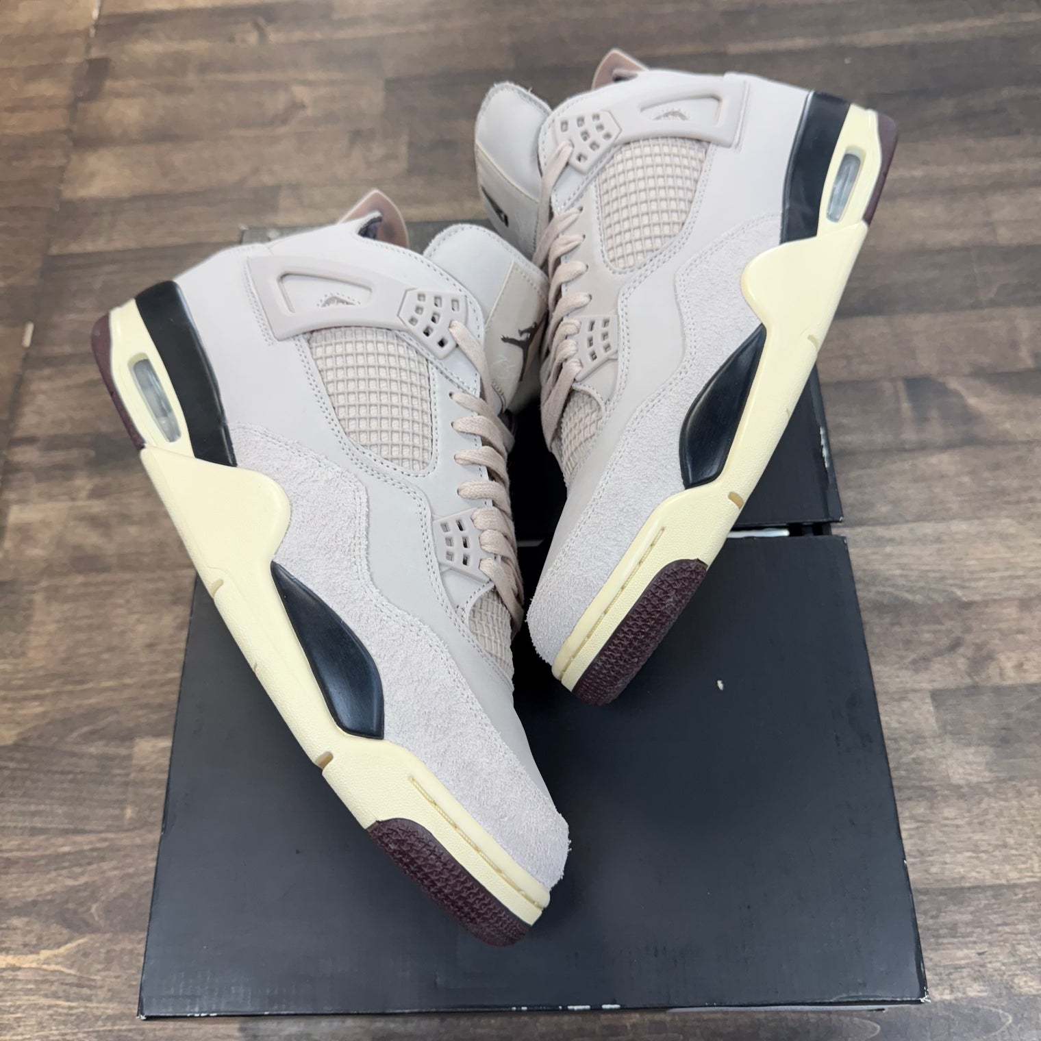 (W) WYWS A Ma Maniere Jordan 4 (USED)