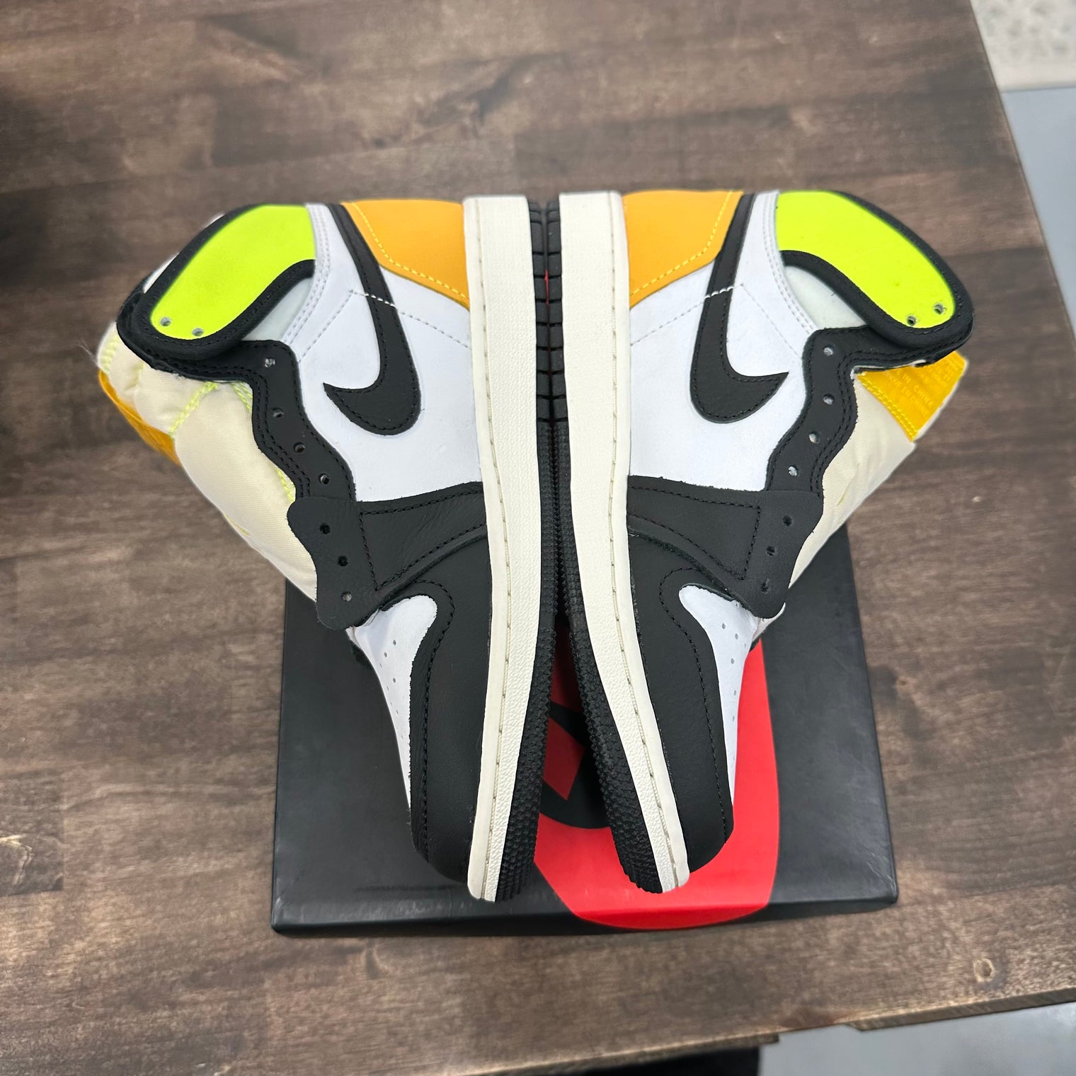 Volt Jordan 1 High (GS) (USED)