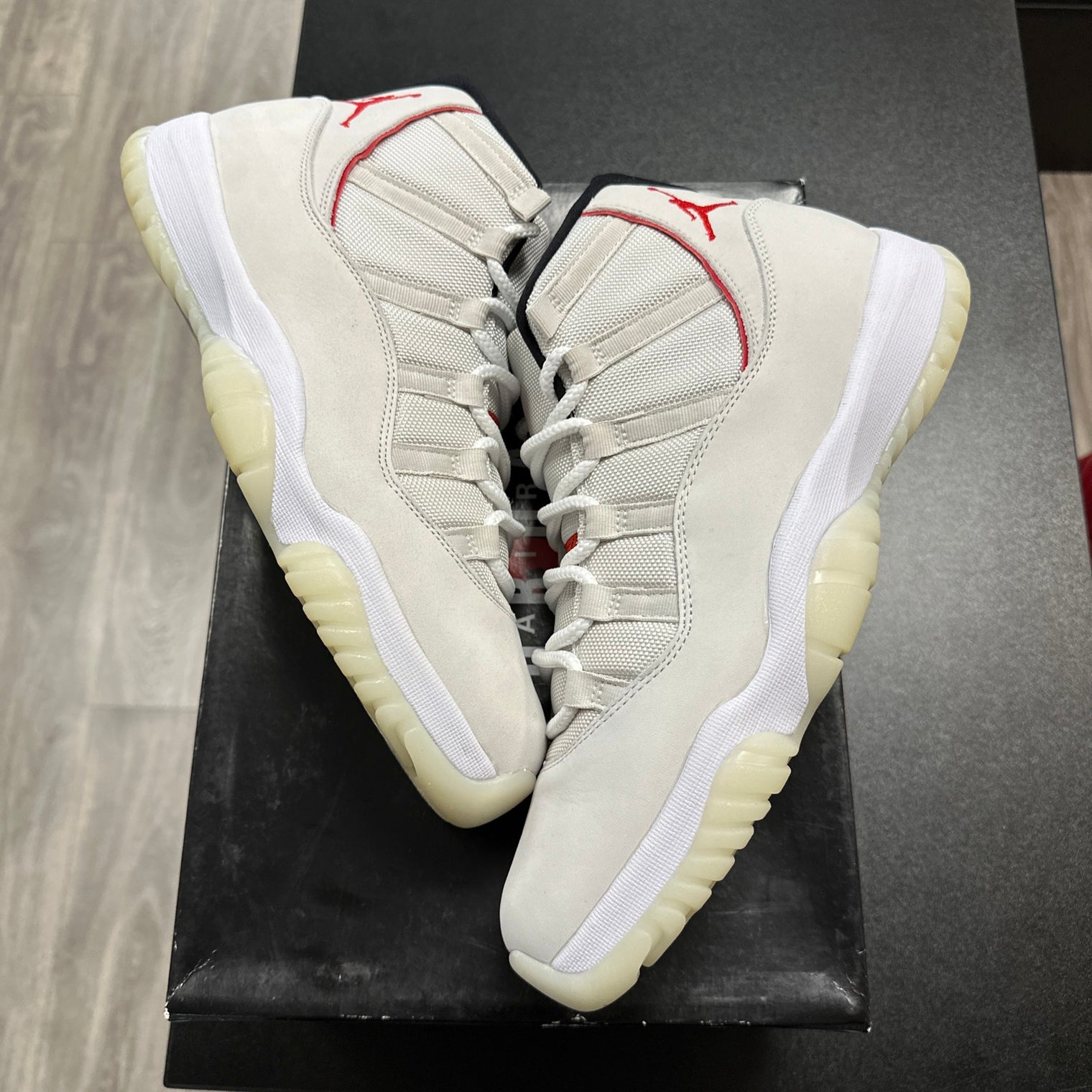 Platinum Tint Jordan 11 (USED)