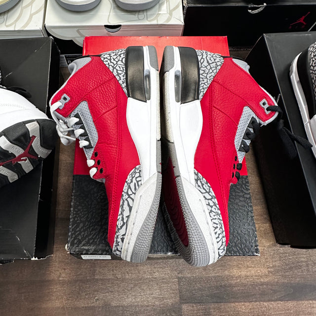 Unite Red Jordan 3 (USED)