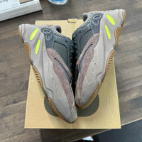 Mauve Yeezy 700 V1 (USED)