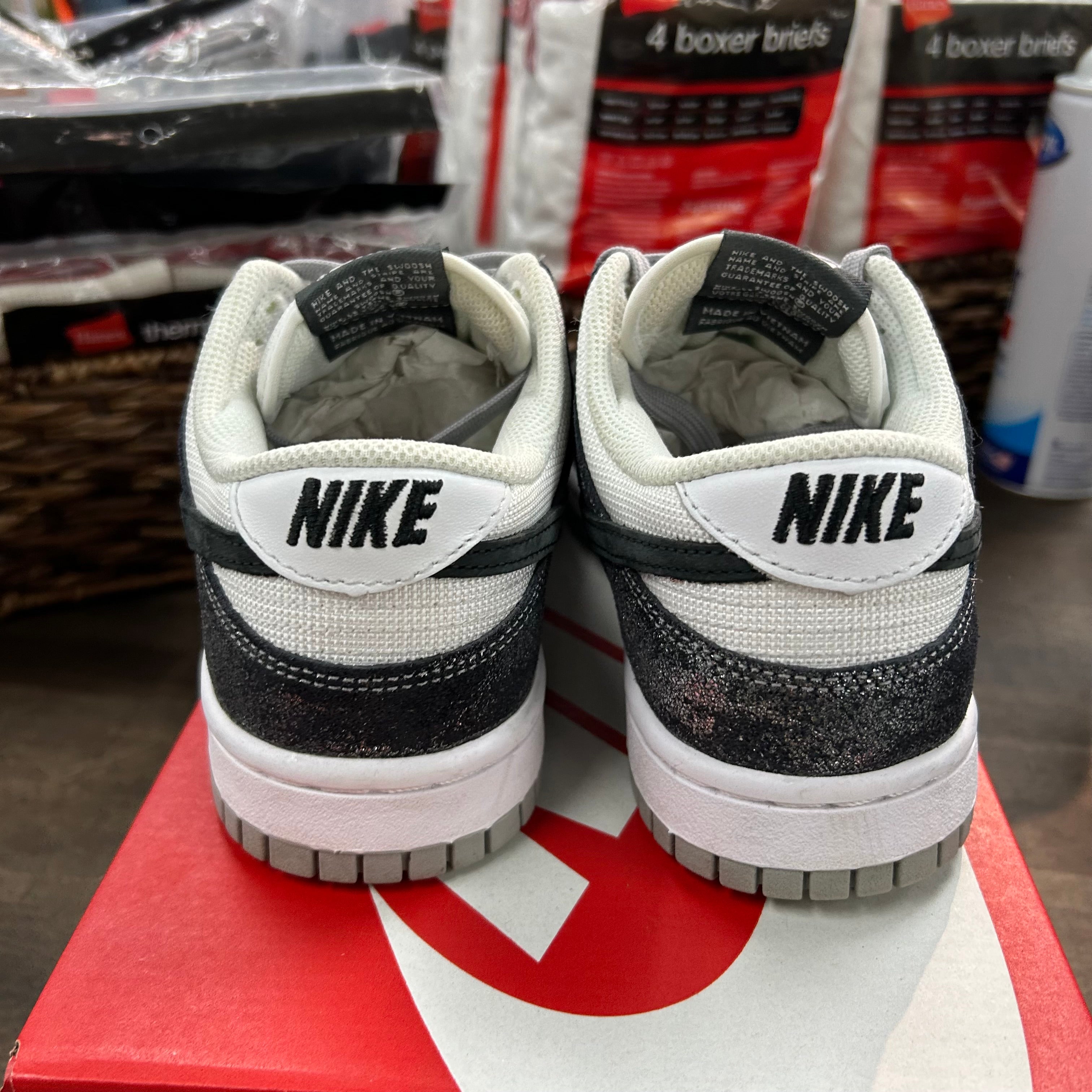 Nike Golden Gals Metallic Silver Dunk Low (W) (USED) Size 5.5Y (Pre-Owned) - Image 4
