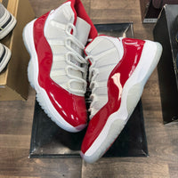 Cherry Jordan 11 (2022) (USED)