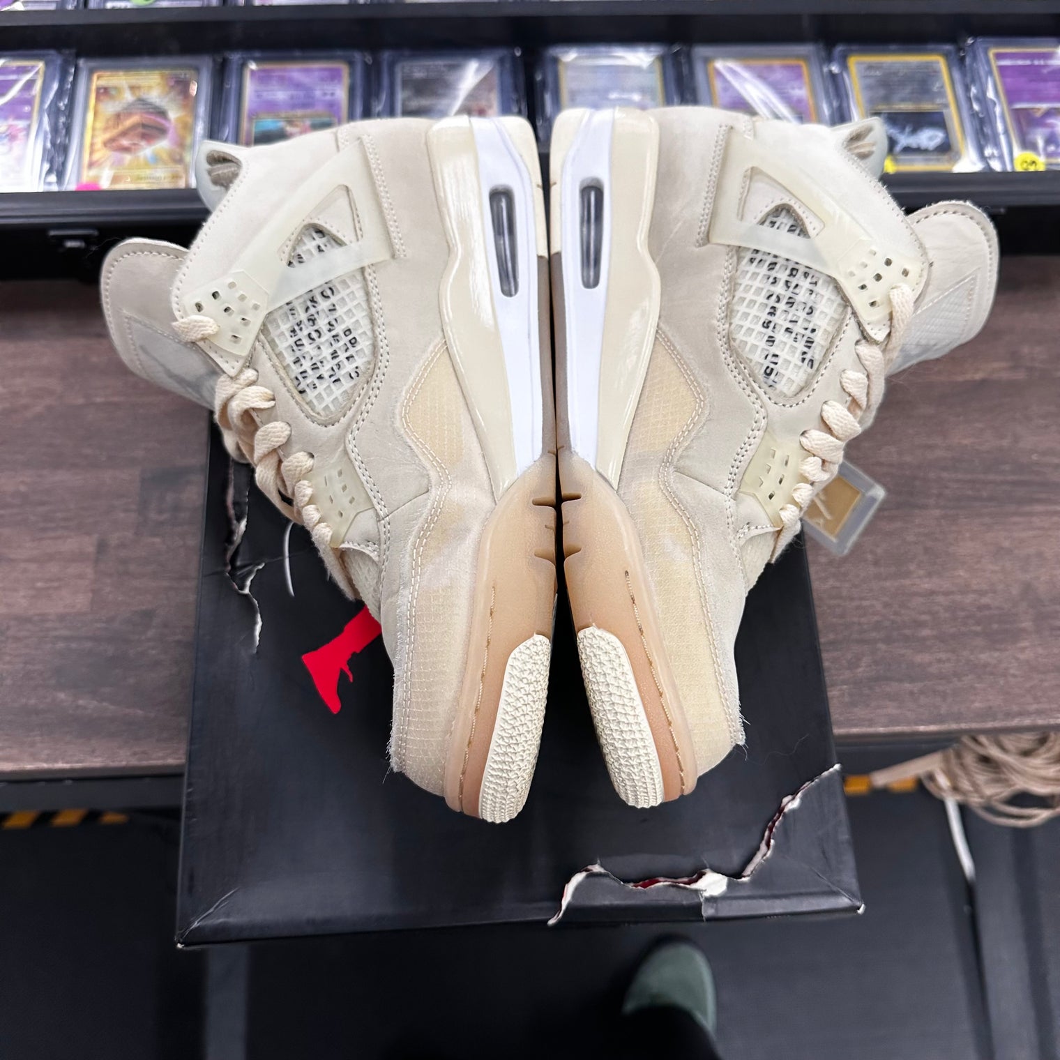 (W) Off-White Sail Jordan 4 (USED)