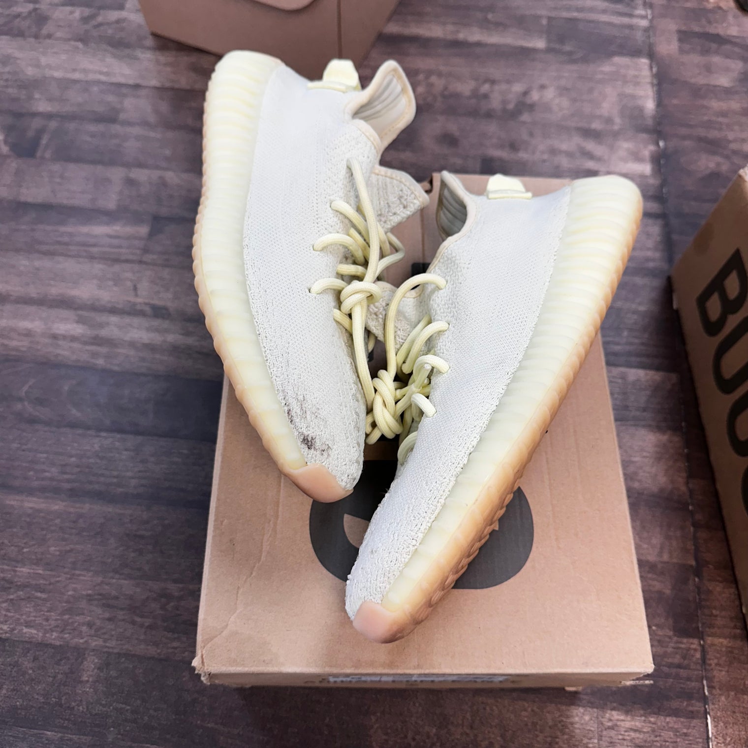 Butter Yeezy 350 (USED,No Insole)
