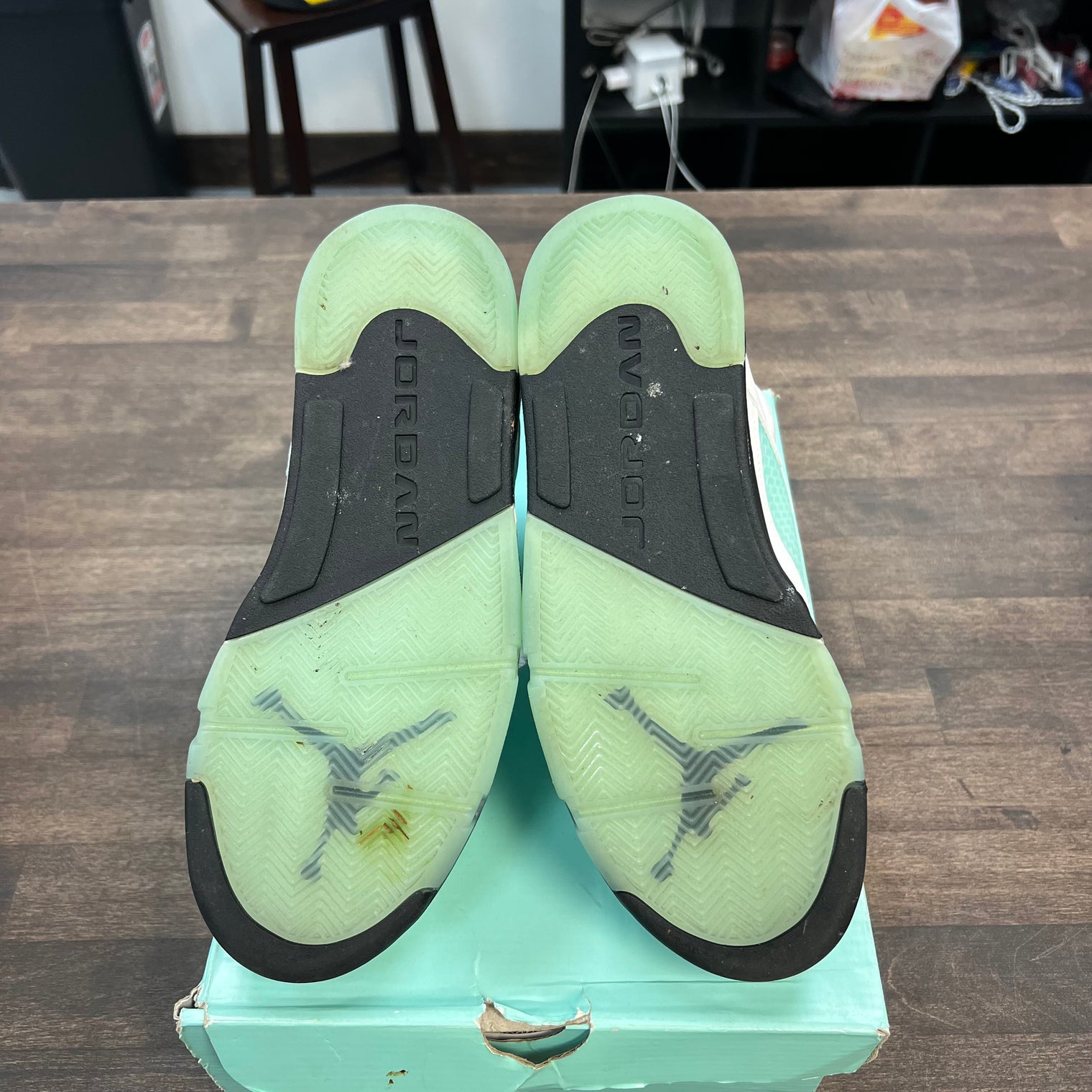 Island Green Jordan 5 Retro (USED)