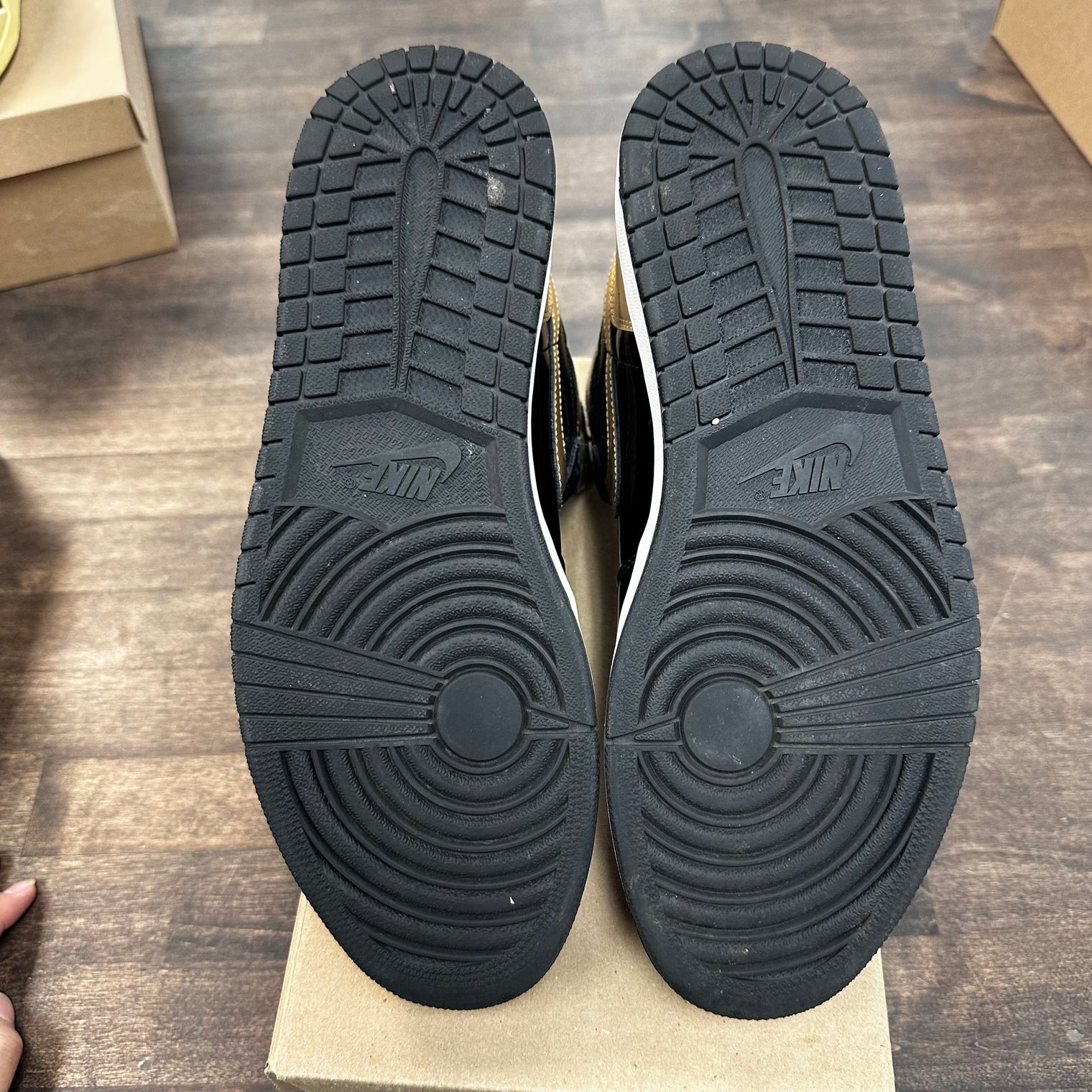 Patent Gold Jordan 1 High (USED,No Box)
