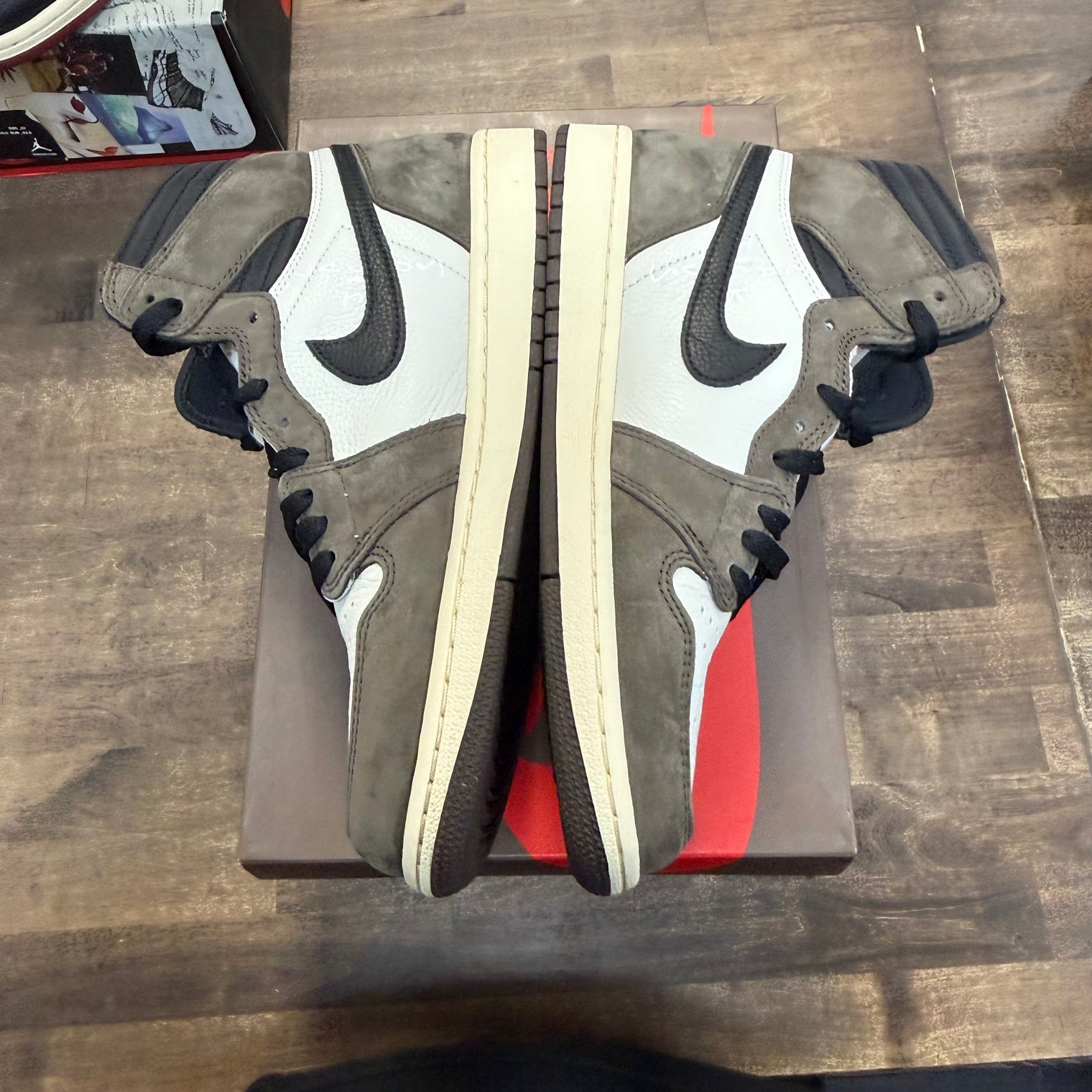 Travis Scott Mocha Jordan 1 Retro High OG SP (Lightly Worn)