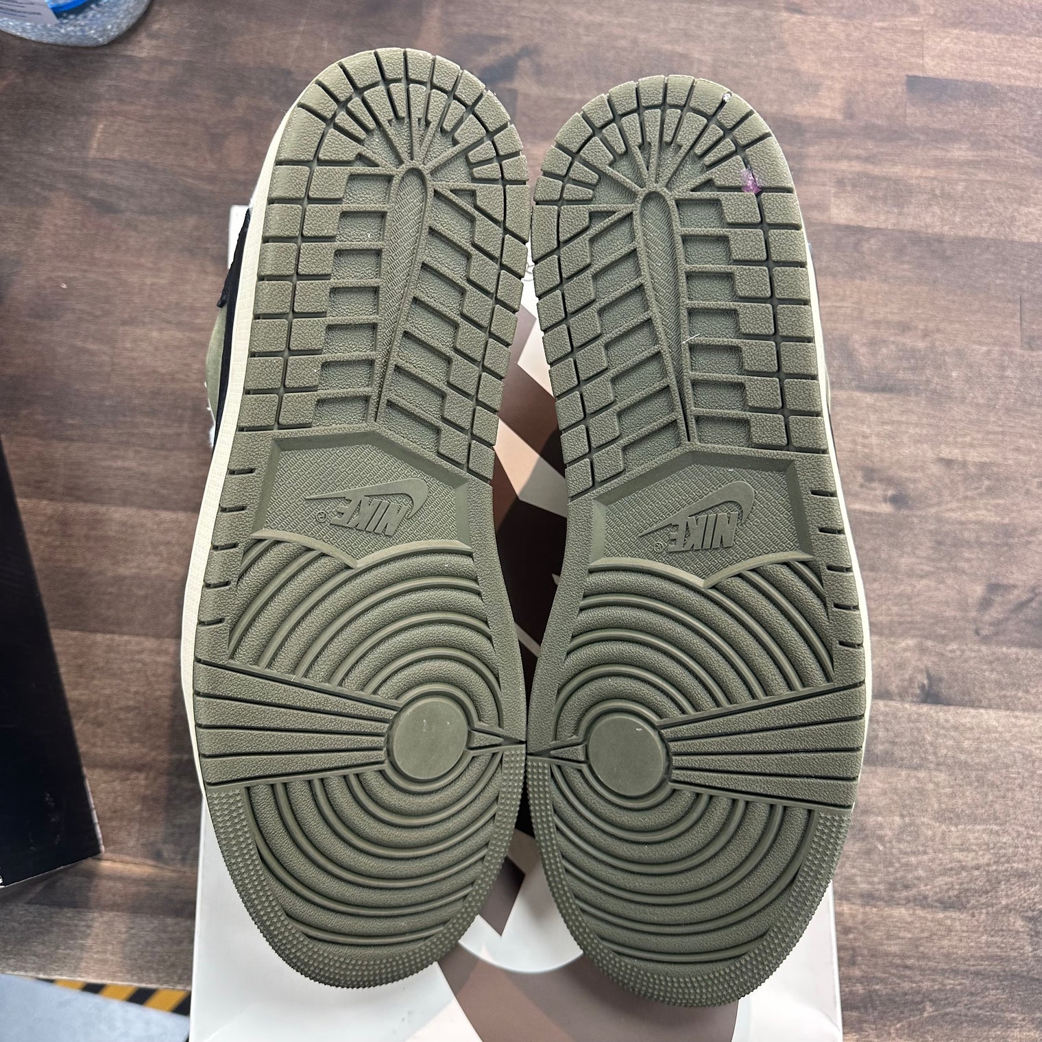 Jordan 1 Retro Low OG SP Travis Scott Medium Olive (US 14) (USED)