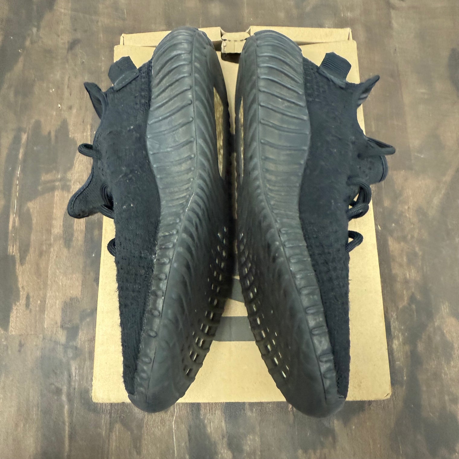 Onyx Yeezy 350 (USED)