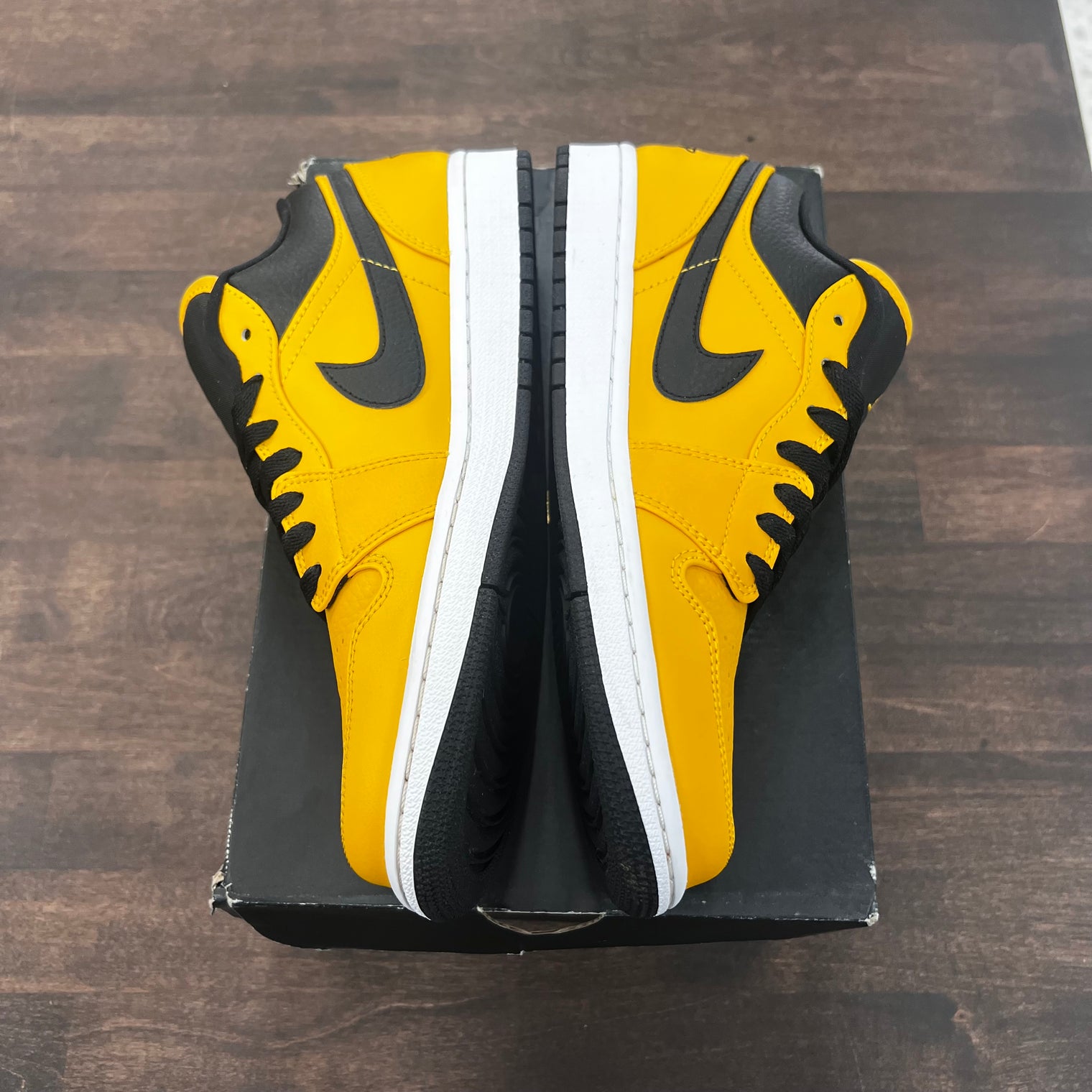 University Gold Jordan 1 Low (USED)