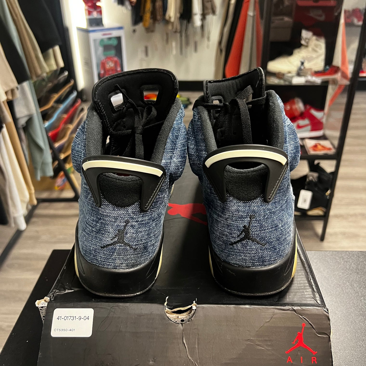 Denim Jordan 6 Retro (USED)