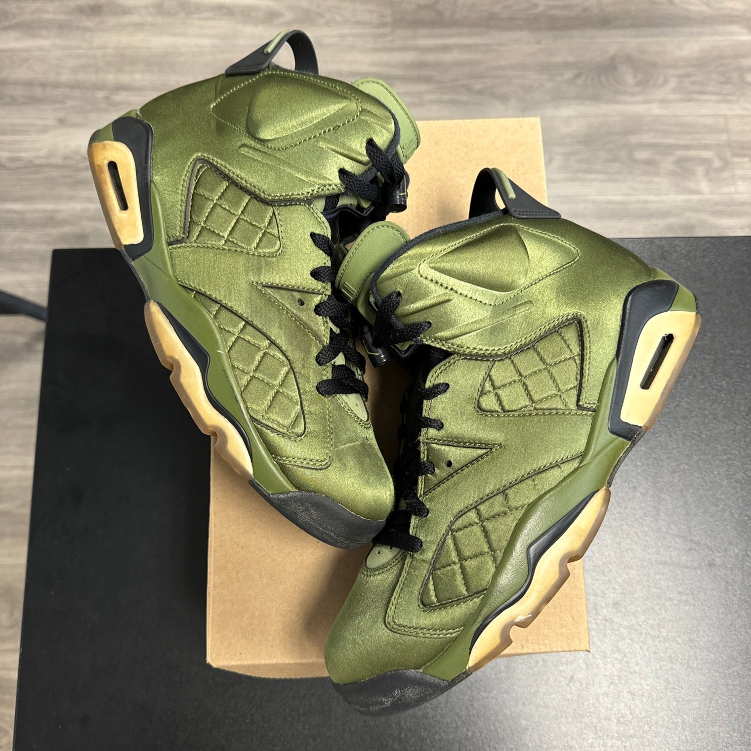 Pinnacle Promo Flight Jacket Jordan 6 (USED, no box)