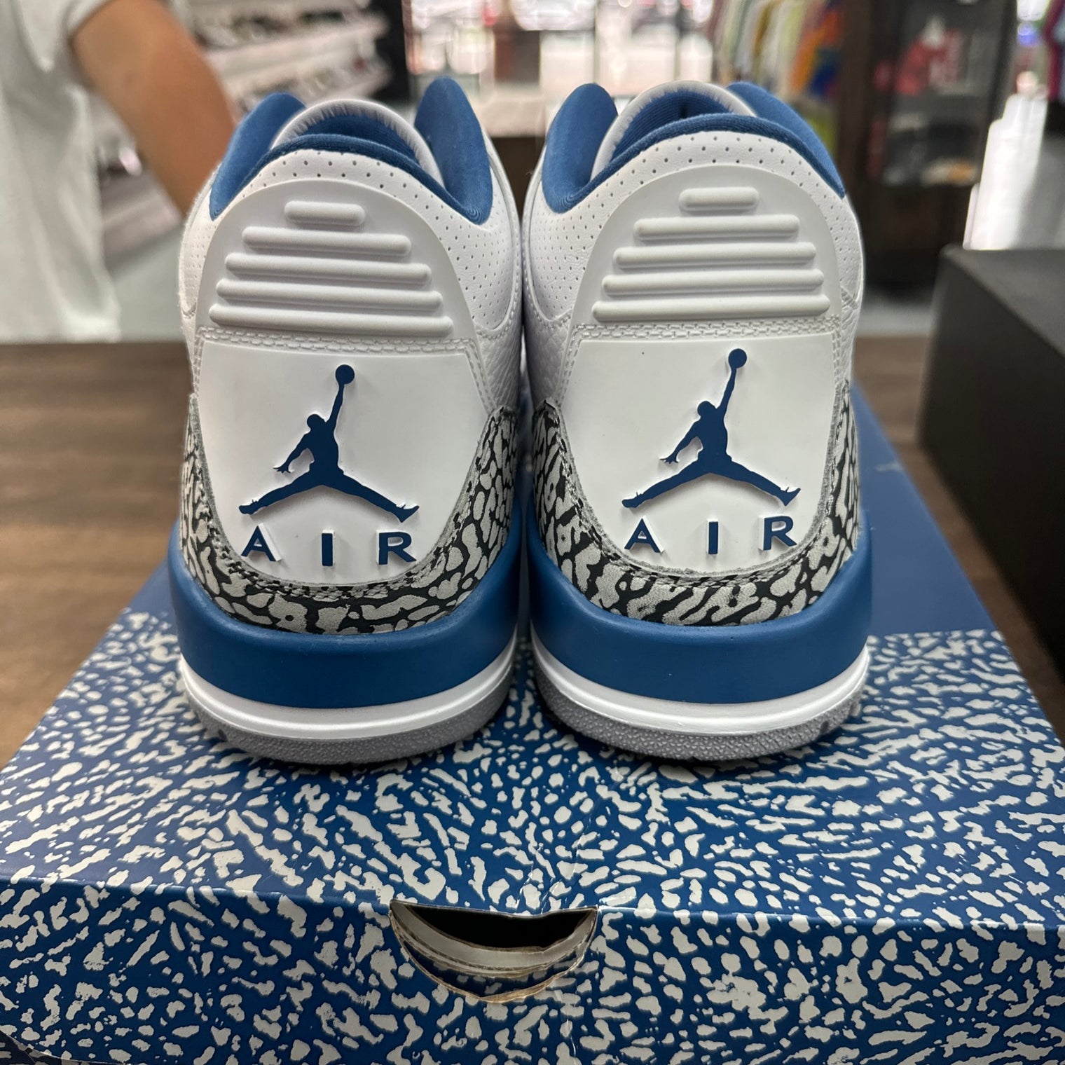 Wizard Jordan 3 Retro (Lightly Worn)
