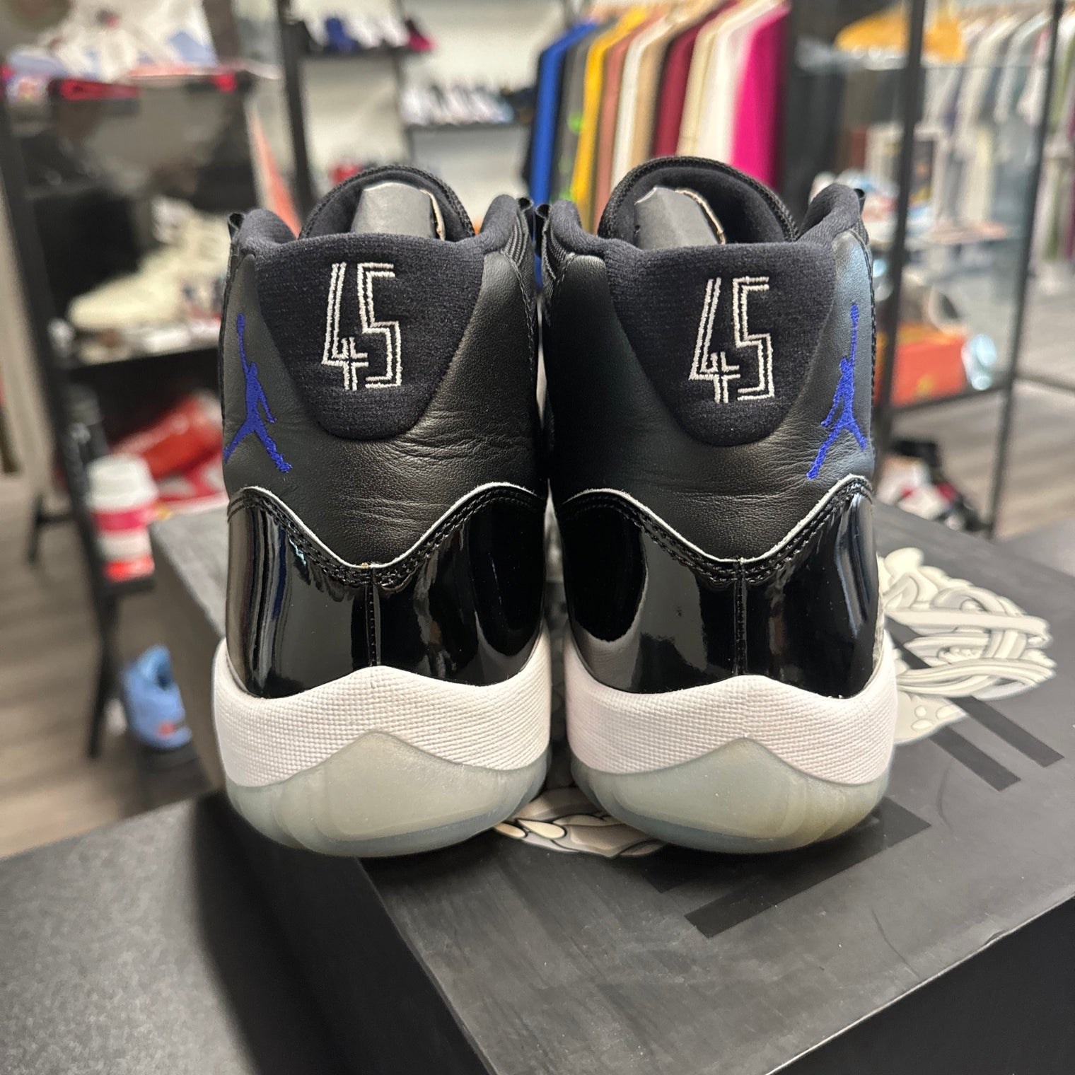 Space Jam Jordan 11 (USED)