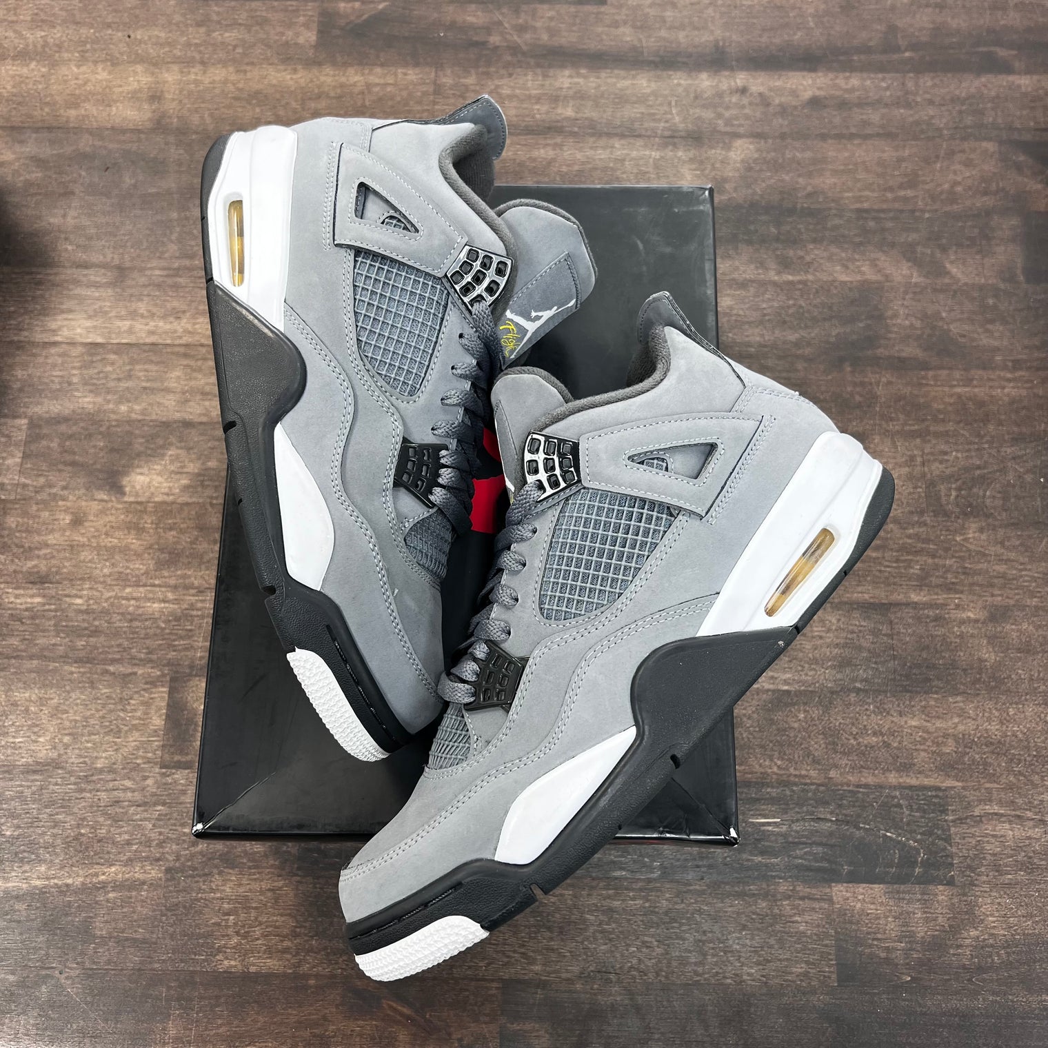 Cool Grey Jordan 4 (USED)