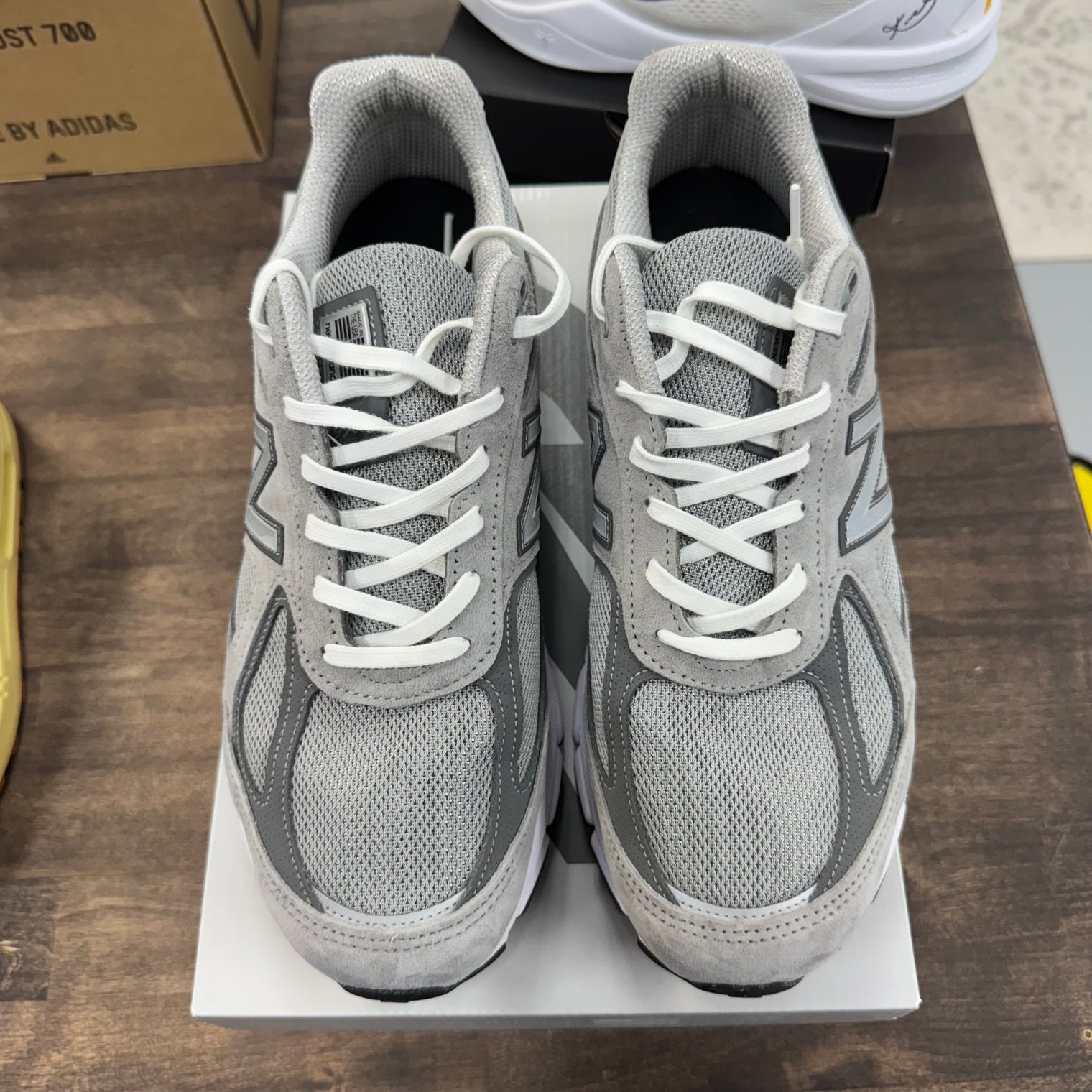 MiUSA Grey Silver New Balance 990v4 (USED)