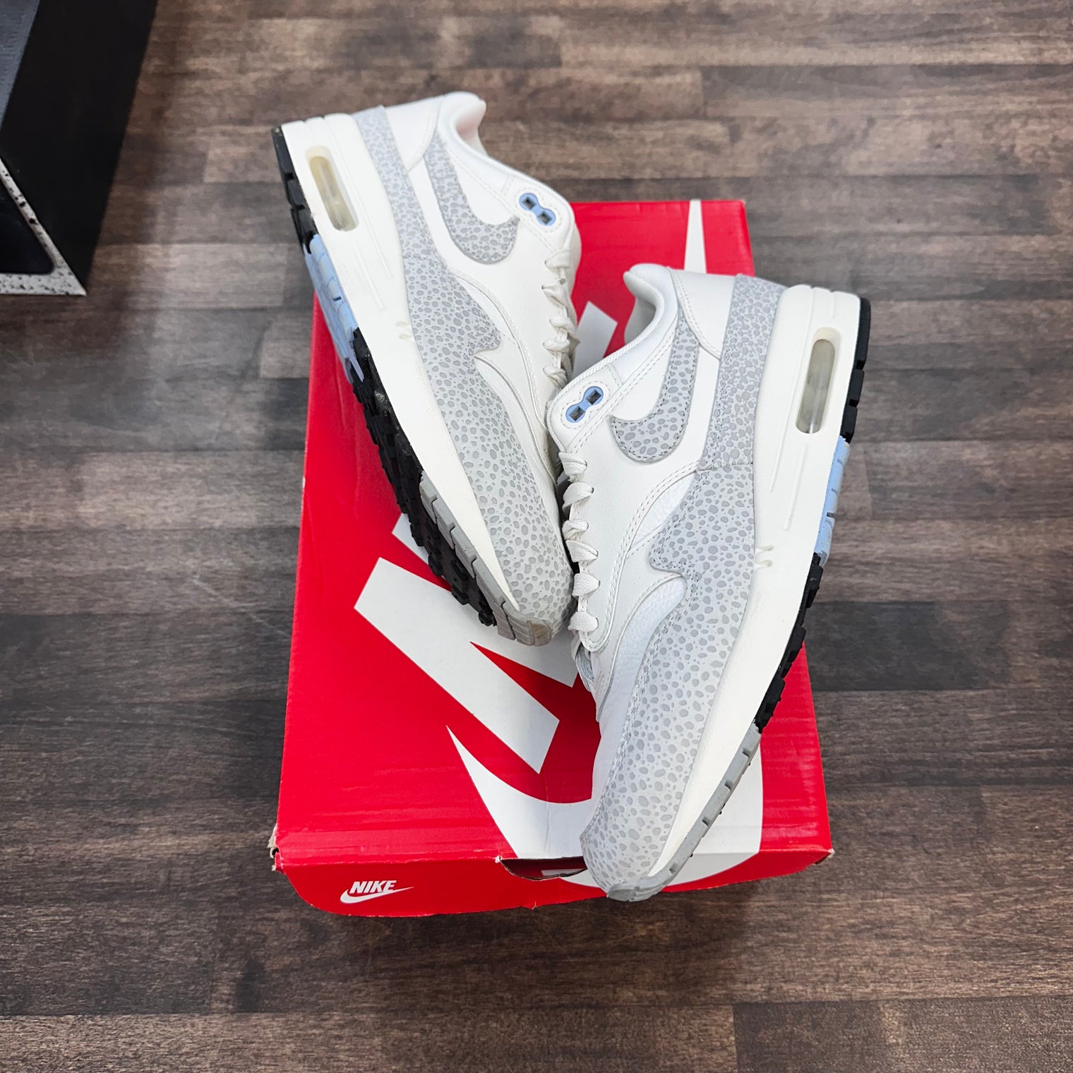Safari Summit White Air Max 1 '87 (USED)