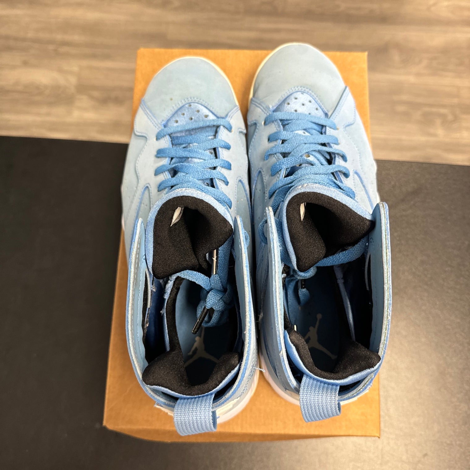 Jordan 7 Pantone (USED: No Box)