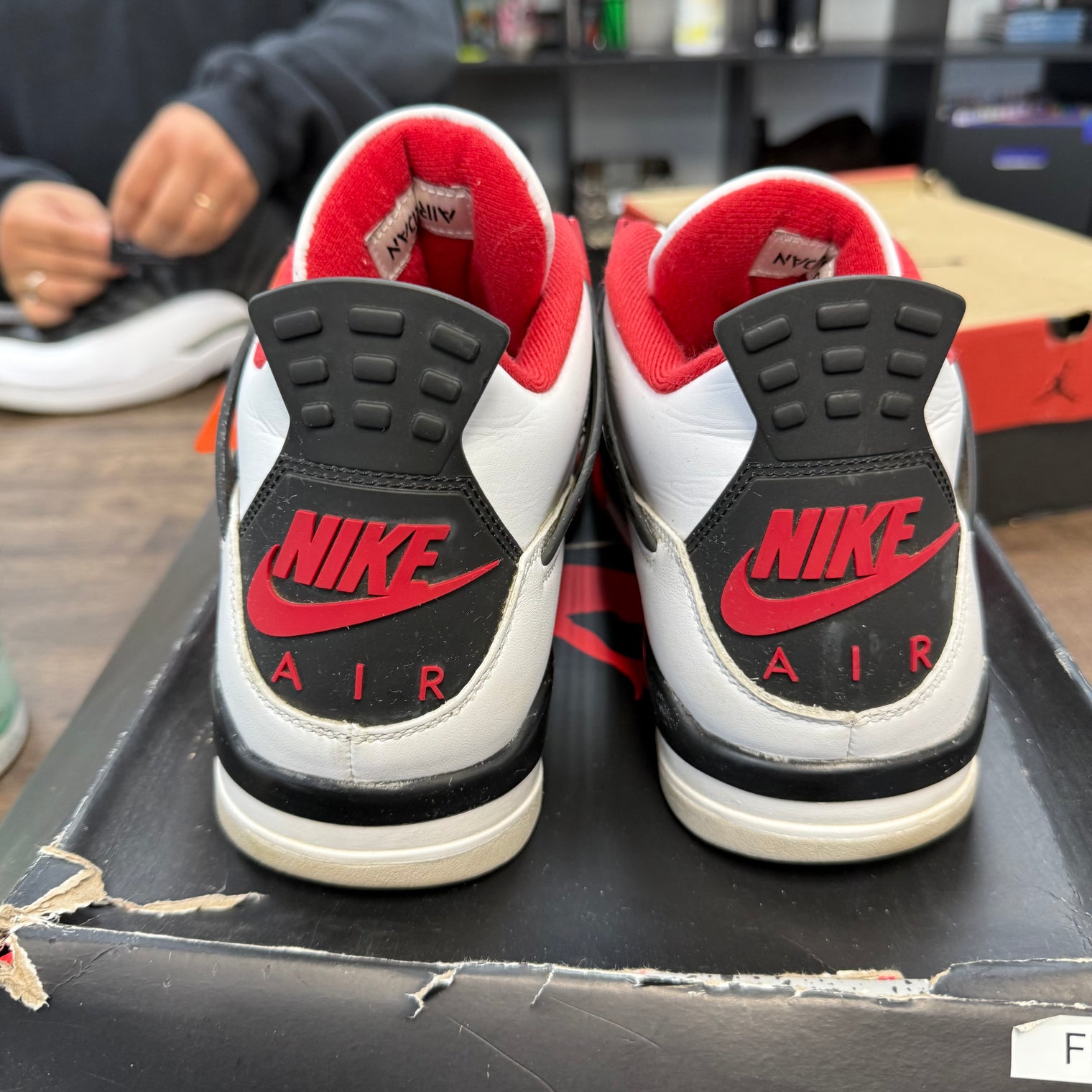 Fire Red Jordan 4 (2020) (USED)