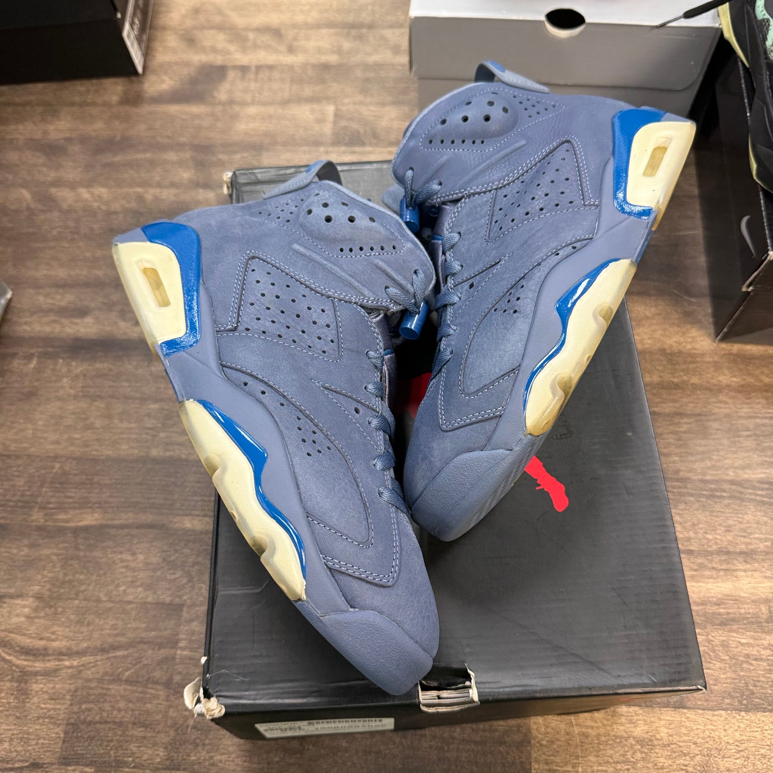 Diffused Blue Jordan 6 Retro (USED)