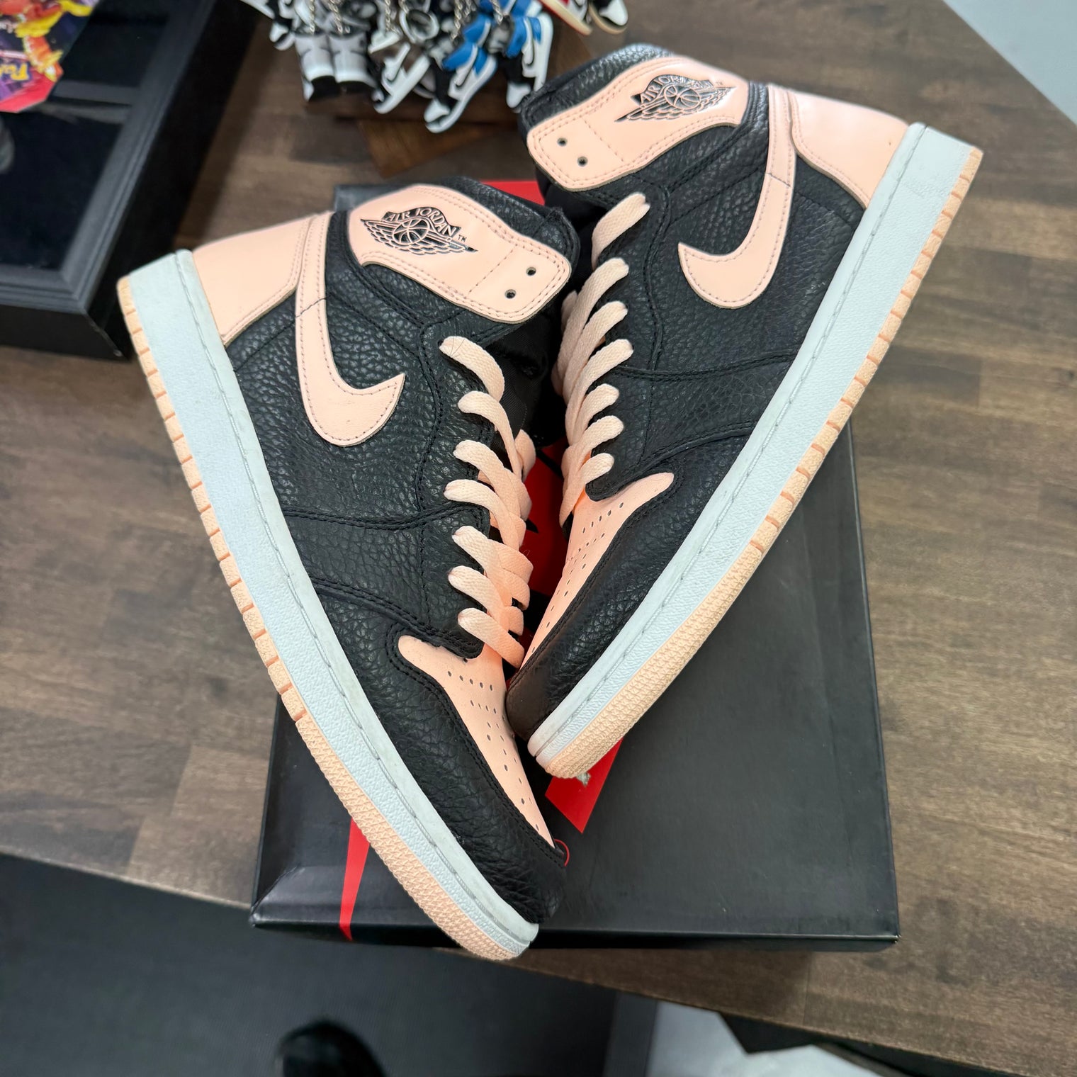 Black Crimson Tint Jordan 1 High Retro (USED)