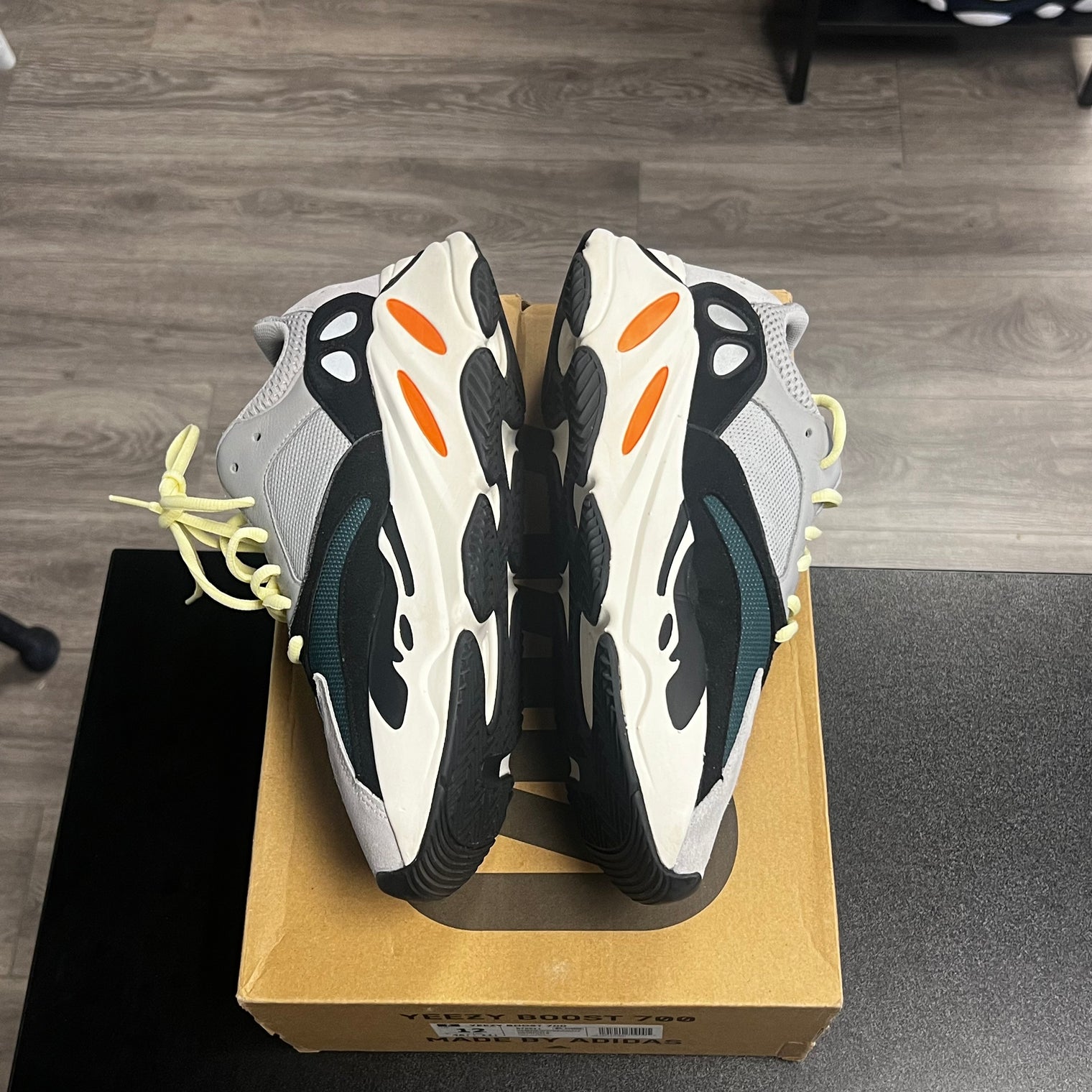 Yeezy Boost 700 Wave Runner (USED)