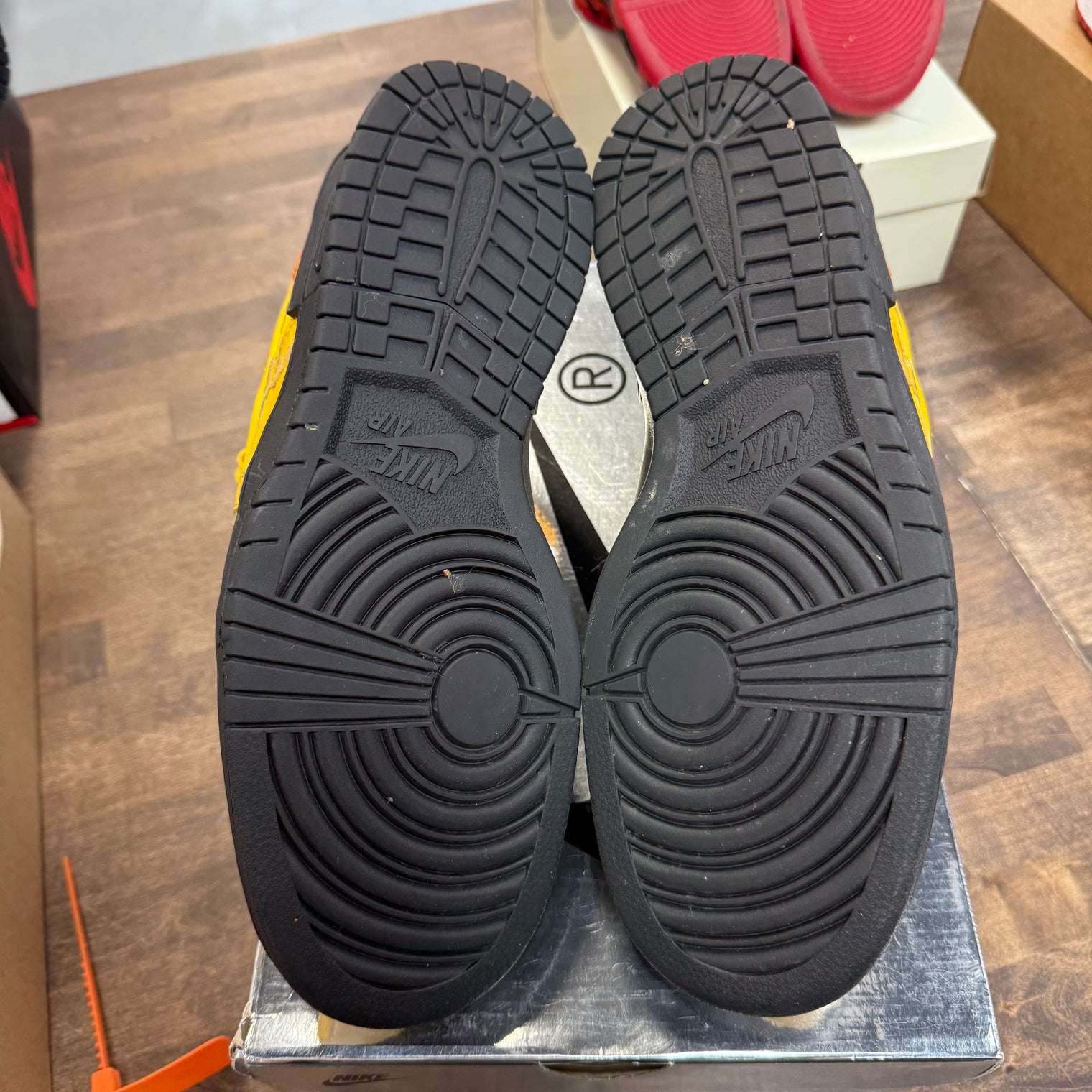 University Gold Off-White Rubber Dunk Low (USED)