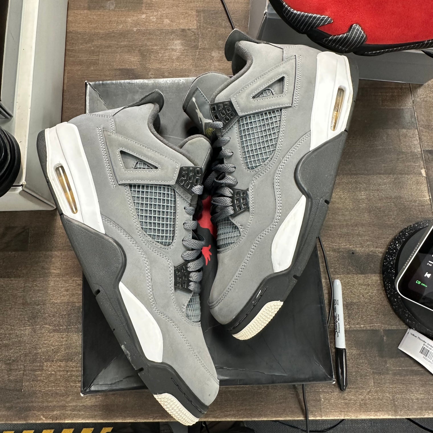 Cool Grey Jordan 4 Retro (USED)