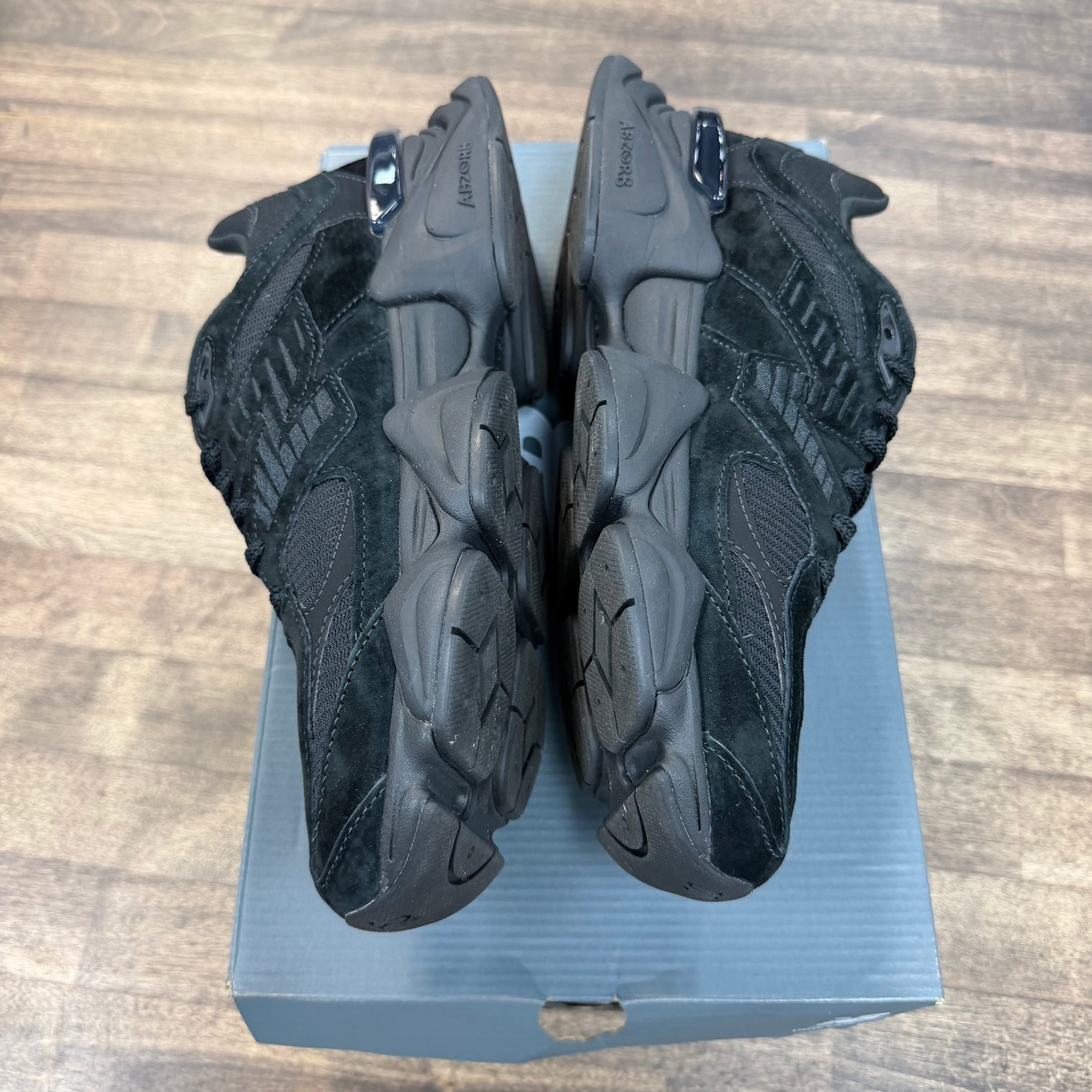 Triple Black New Balance 9060 (USED)