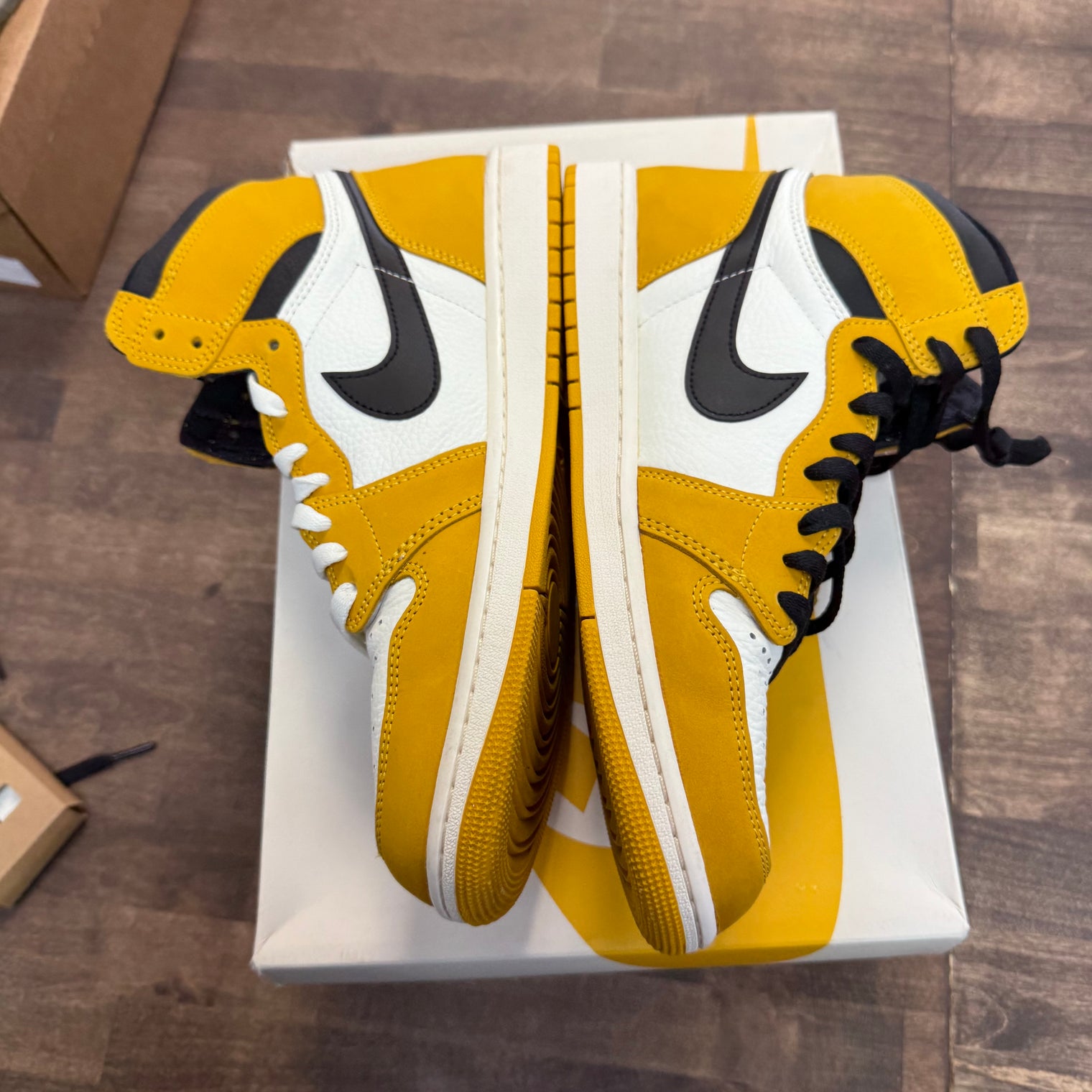 Yellow Ochre Jordan 1 High (USED)