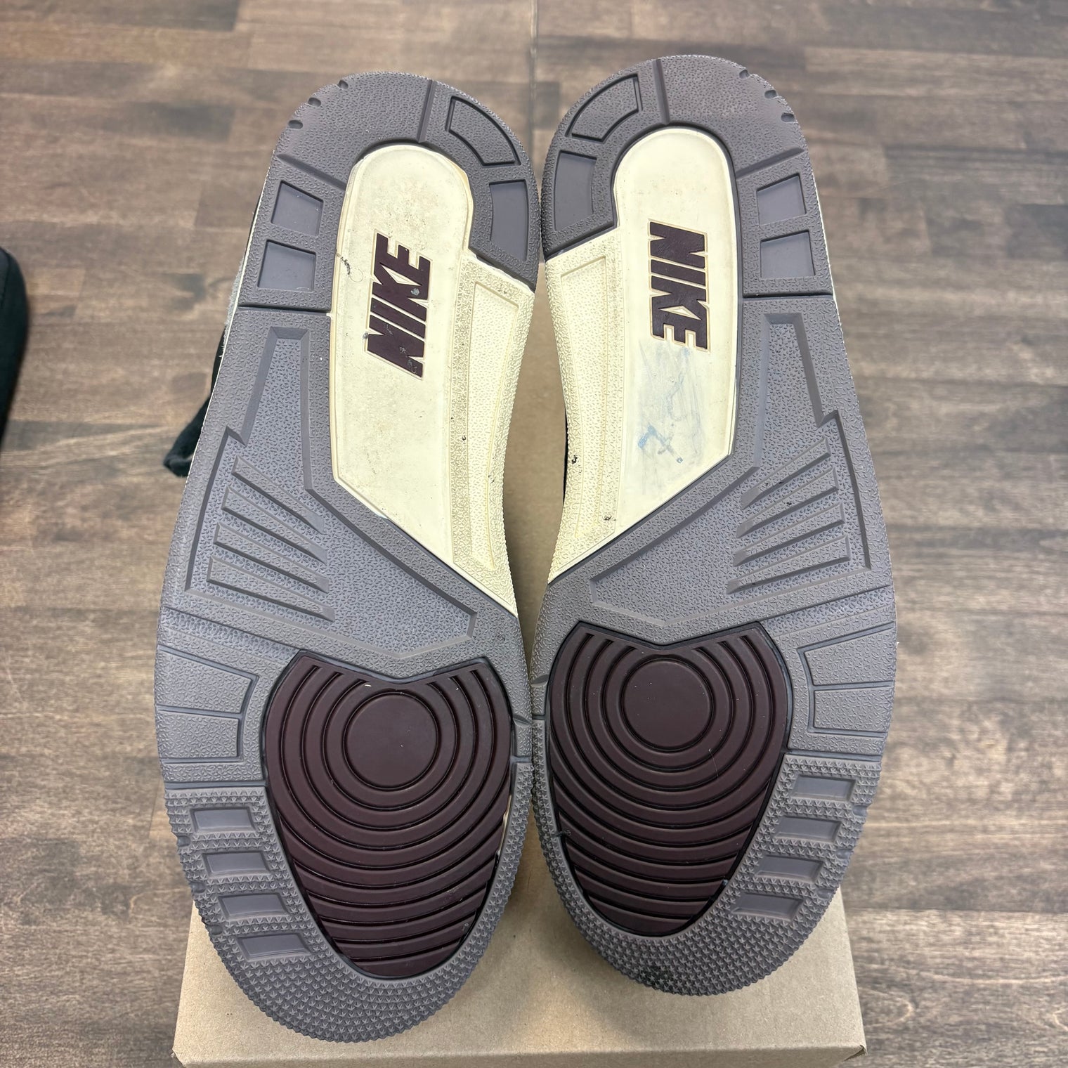 (W) WYWS A Ma Maniere Jordan 3 (USED,No Box)