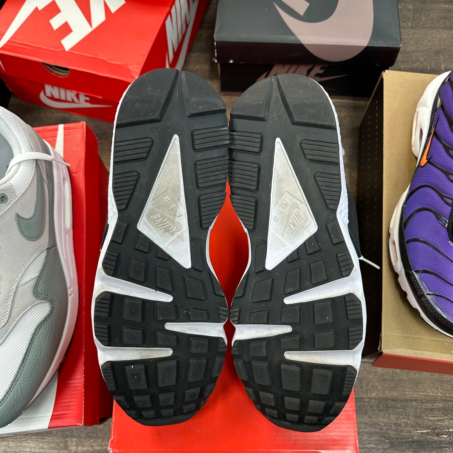 Icons Infrared Nike Air Huarache (USED, Replacement Box)