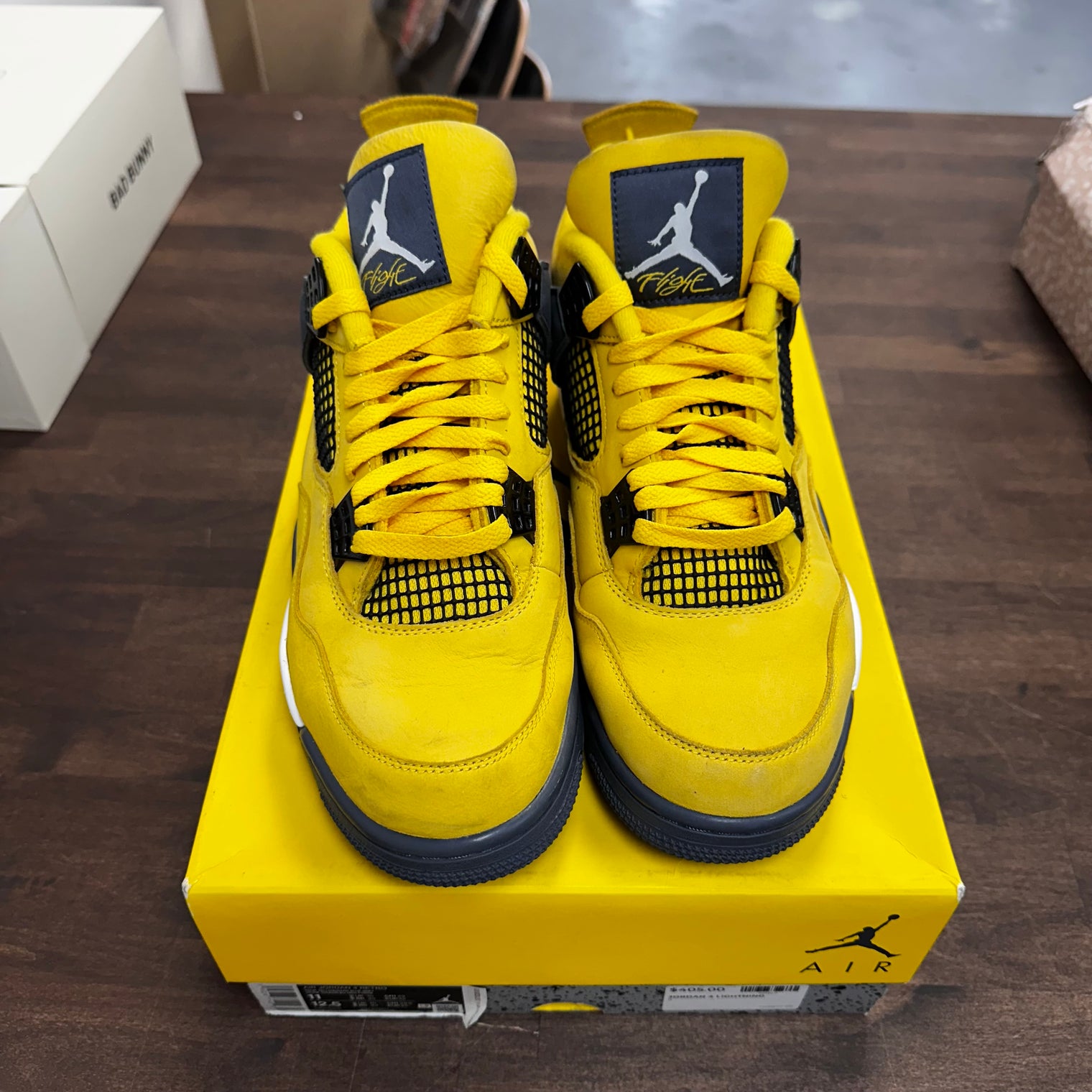 Lightning Jordan 4 (USED)