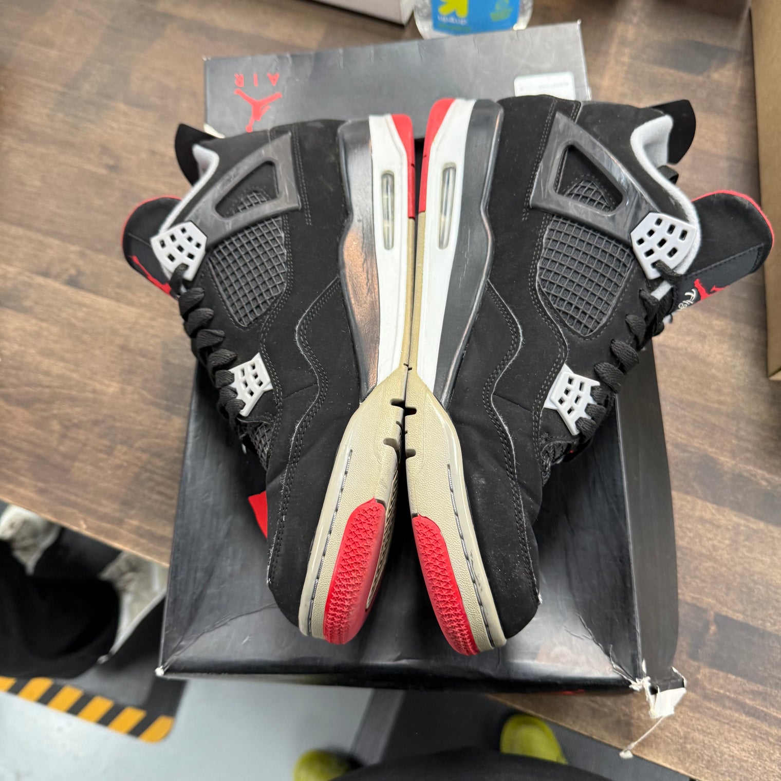 Bred Jordan 4 2019 (USED)