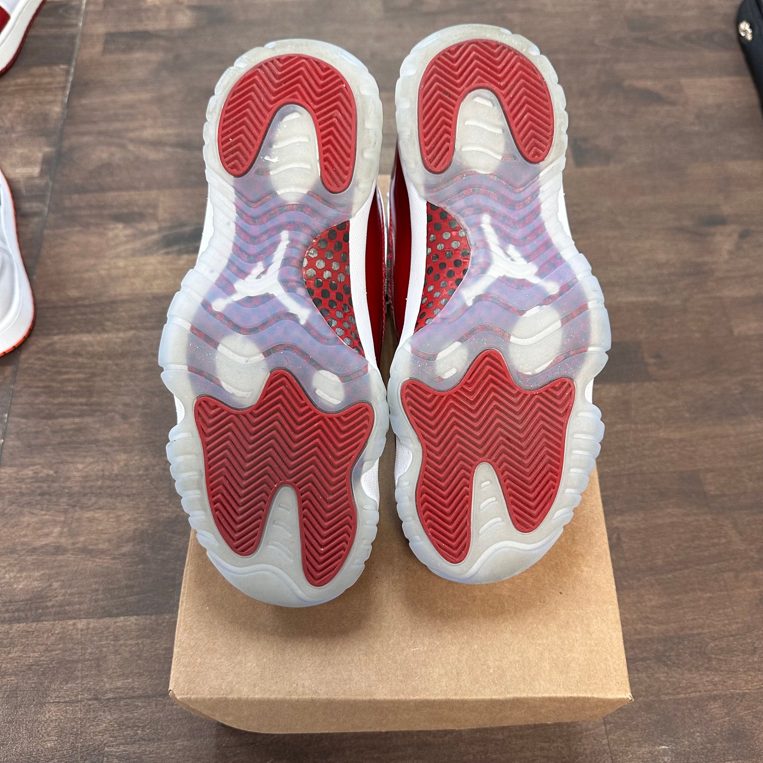 Cherry Jordan 11 (USED,No Box)