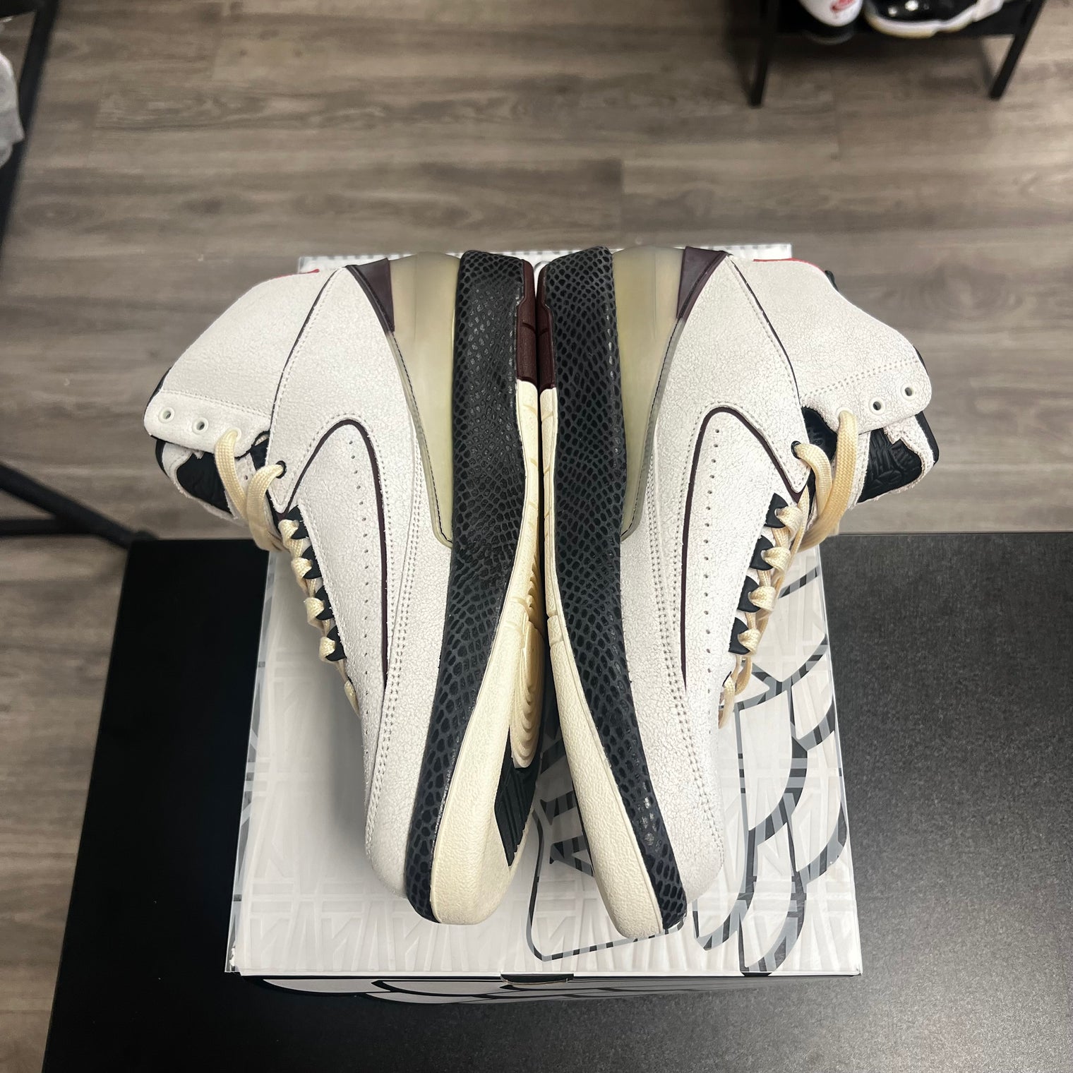 A Ma Maniere Jordan 2 (USED)
