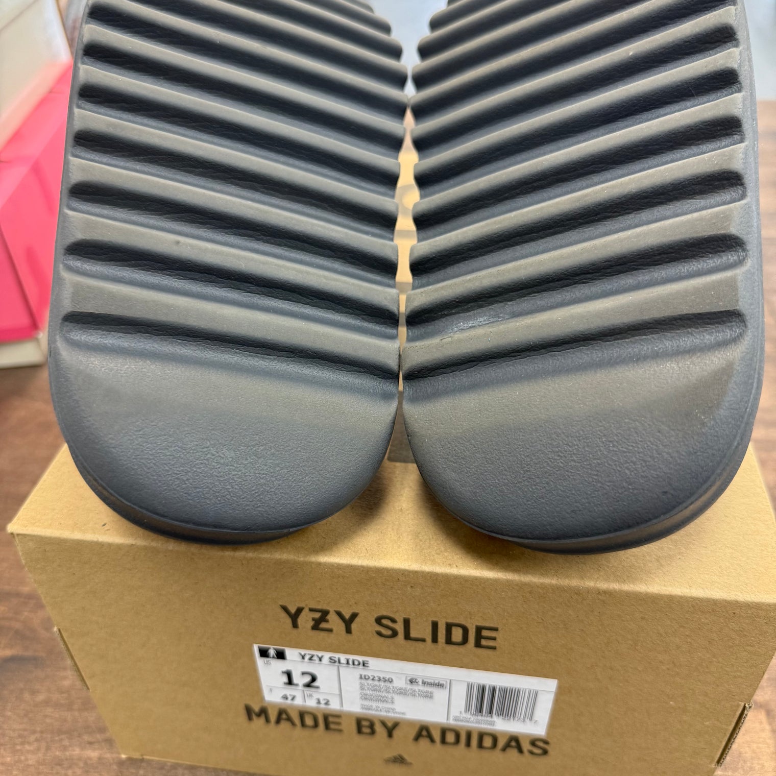 Slate Grey Yeezy Slide (USED)