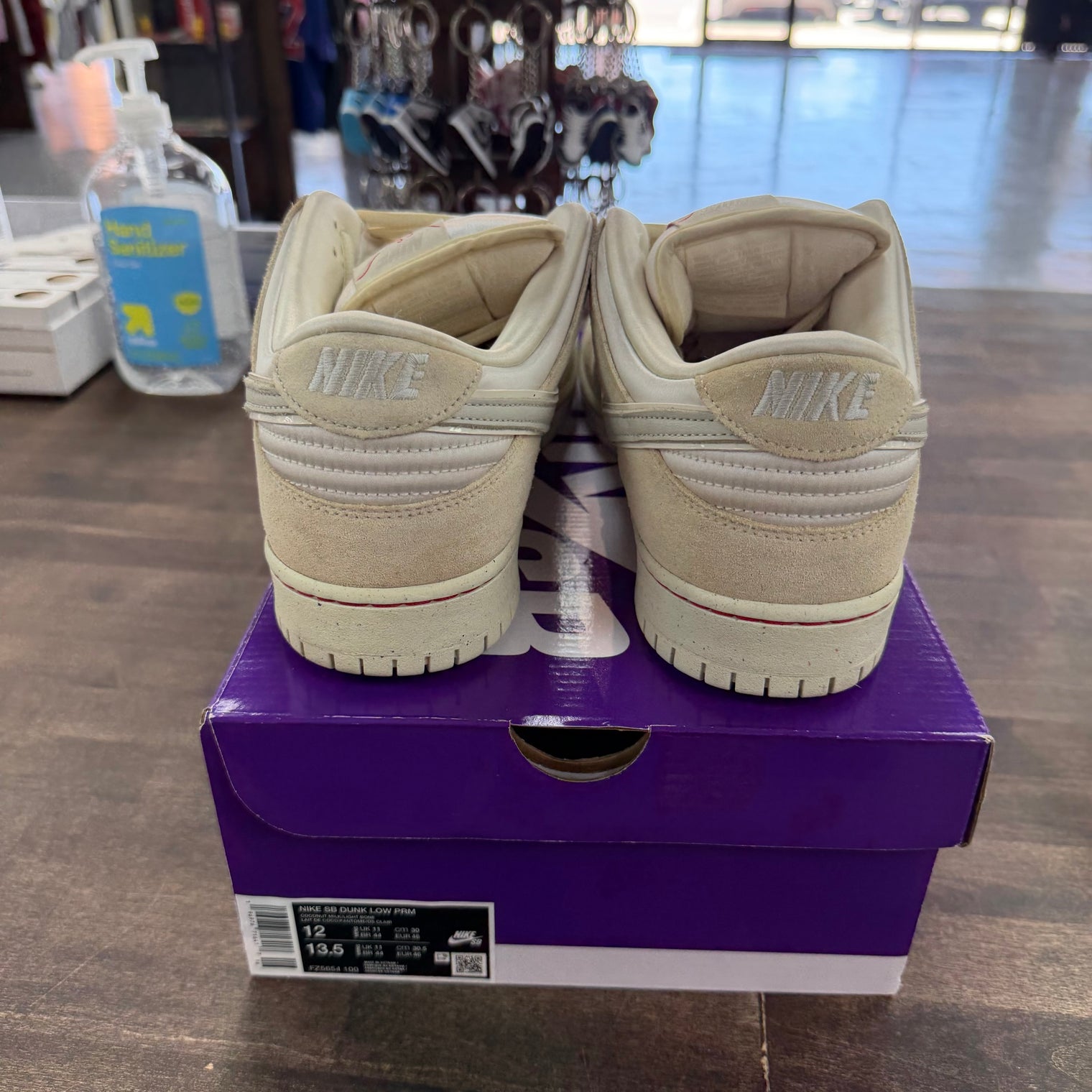 City of Love SB Dunk Low Light Bone (USED)