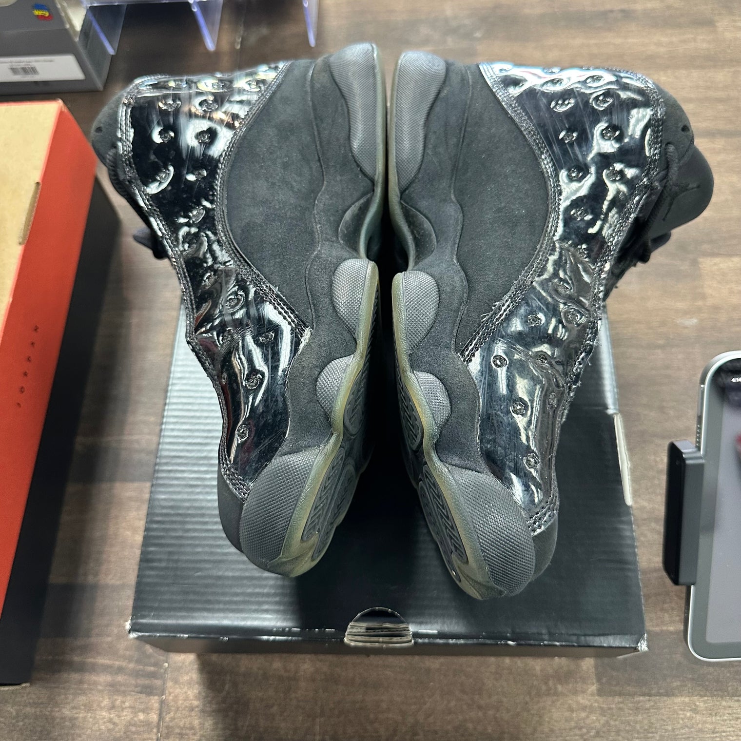 Cap n Gown Jordan 13 (USED)