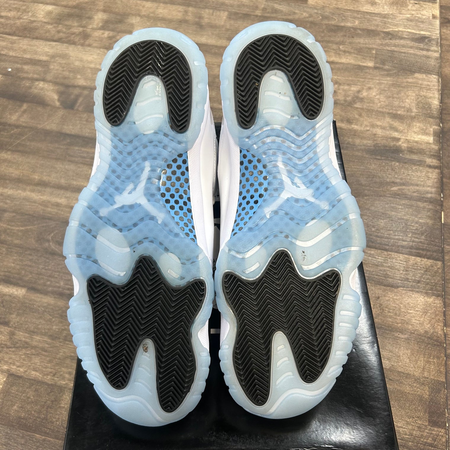 Legend Blue Jordan 11 Retro (2024) (USED)