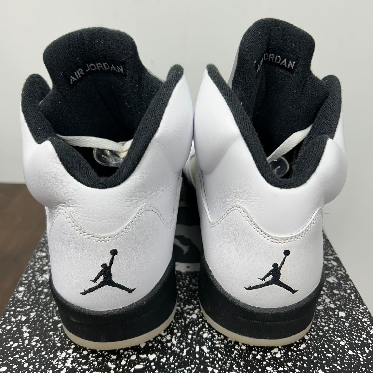 Reverse Metallic Jordan 5 Retro (USED)