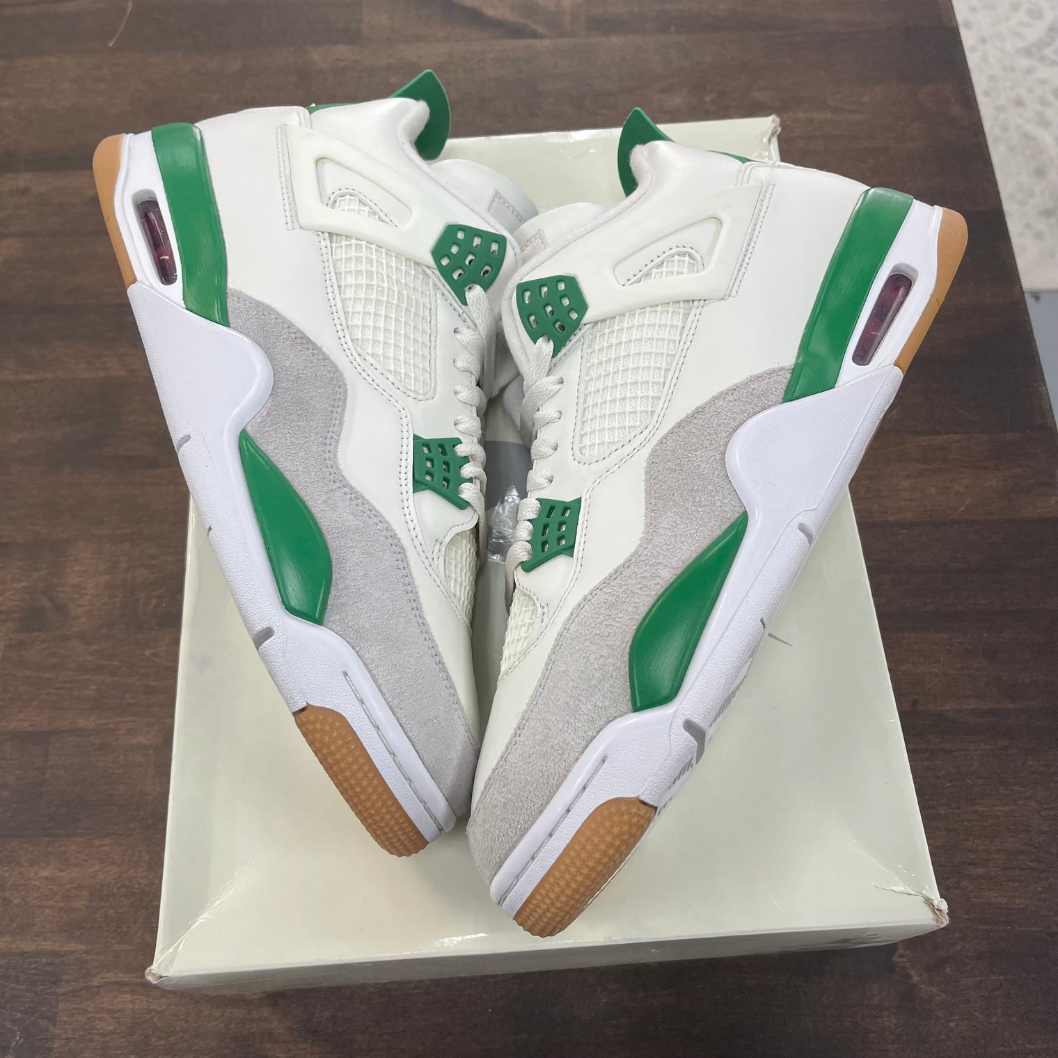 Pine Green Jordan 4 SB OG (USED)