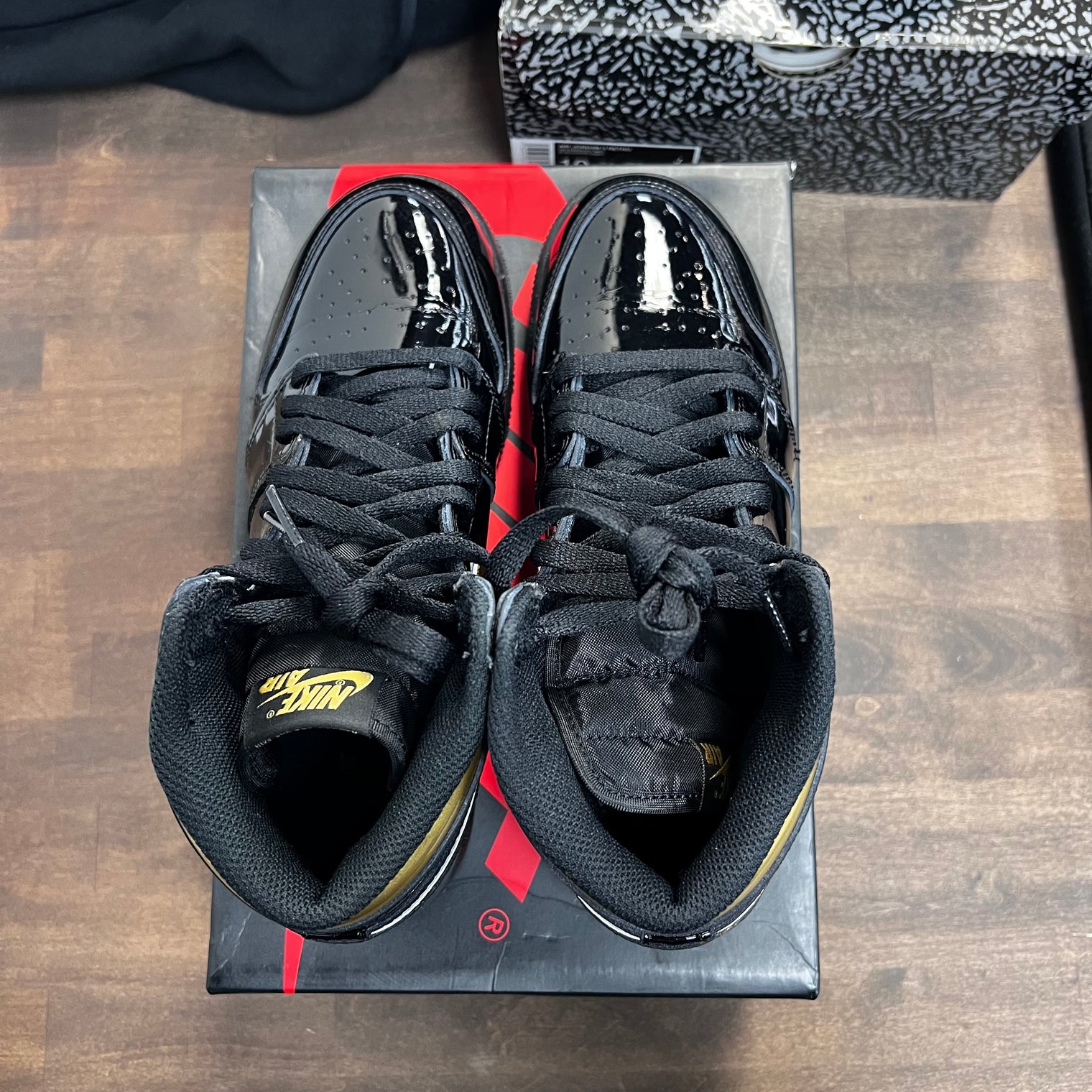 Black Metallic Gold Jordan 1 High (GS) (USED)