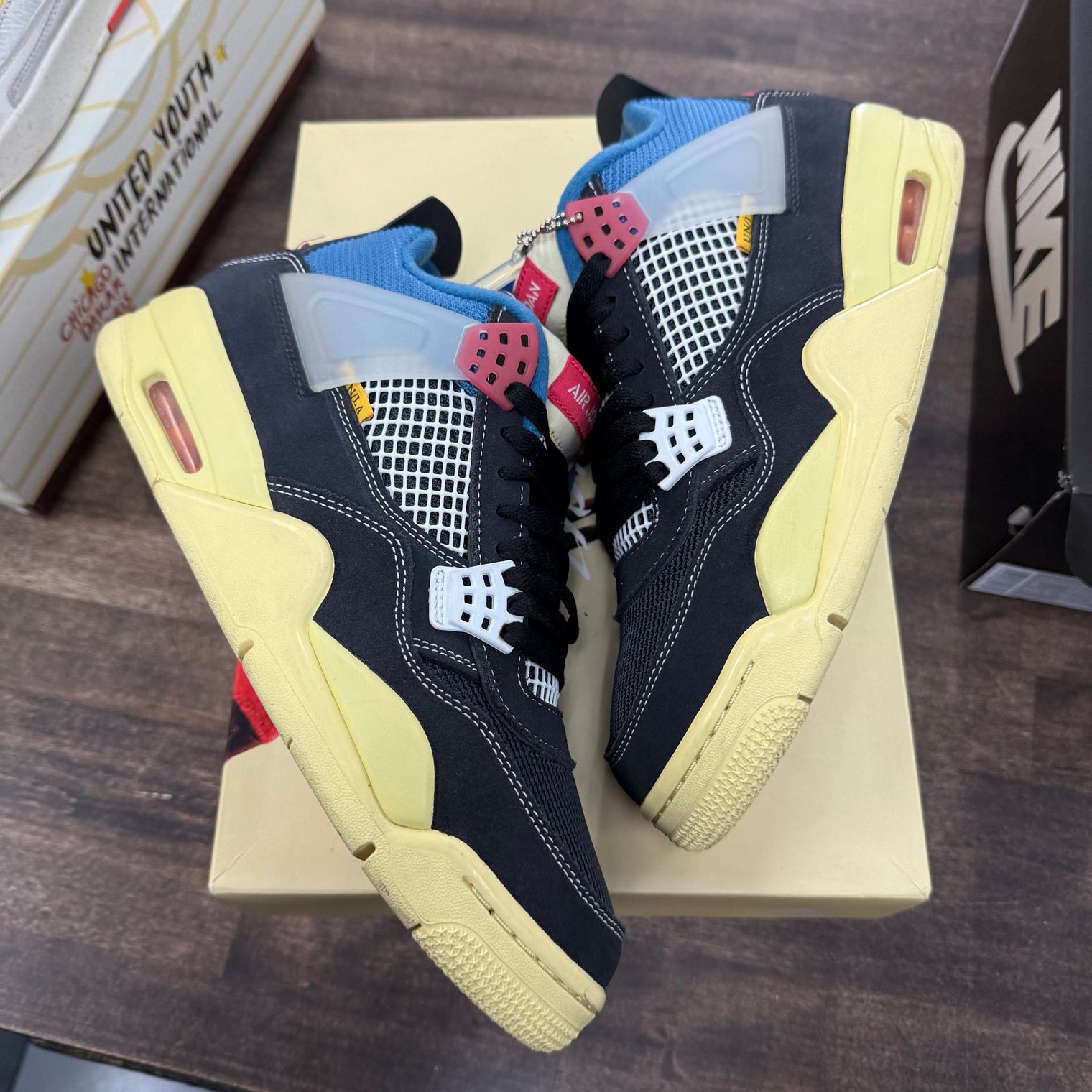 Union LA Off Noir Jordan 4 (USED)