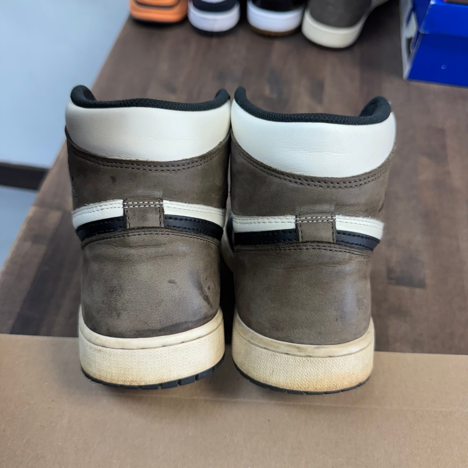Mocha Jordan 1 High OG (Beat, No Box)
