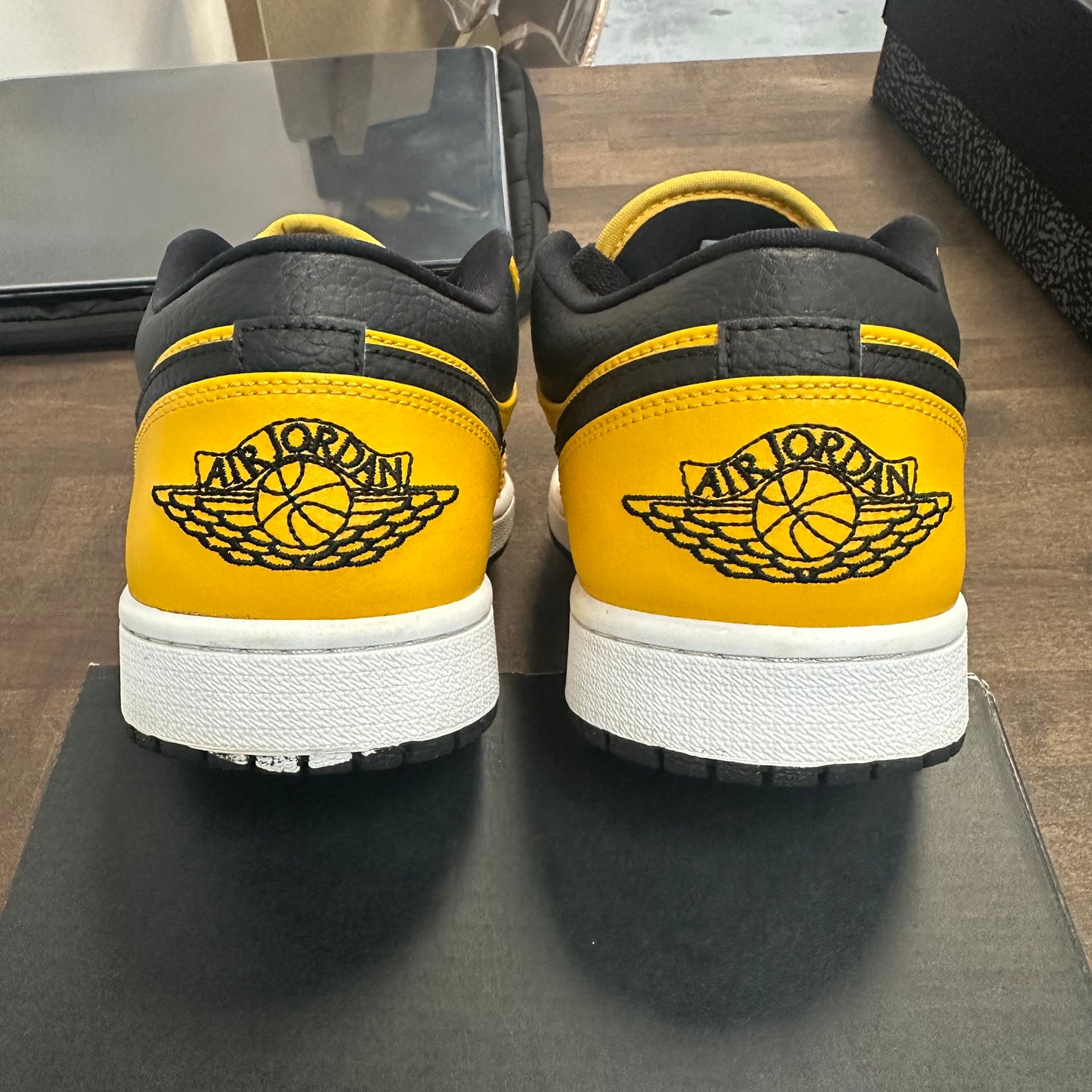 University Gold Jordan 1 Low (USED)