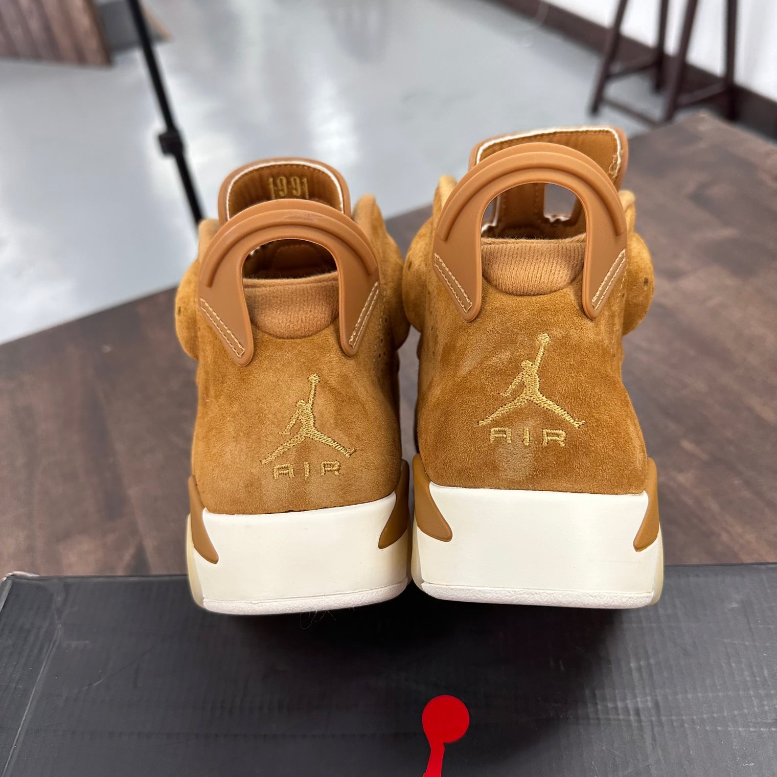 Wheat Jordan 6 (USED)