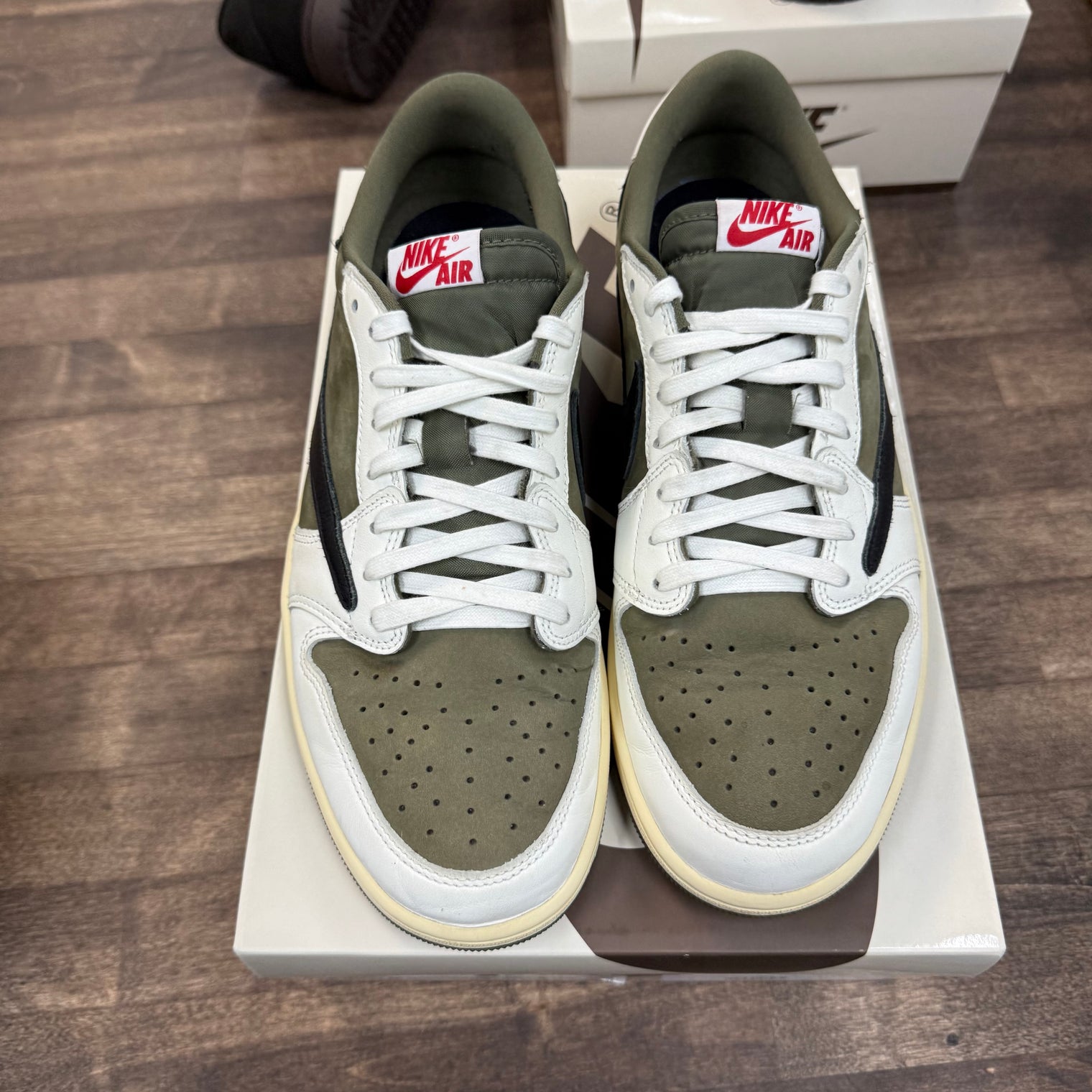 Medium Olive Travis Scott Jordan 1 Low OG SP (USED)
